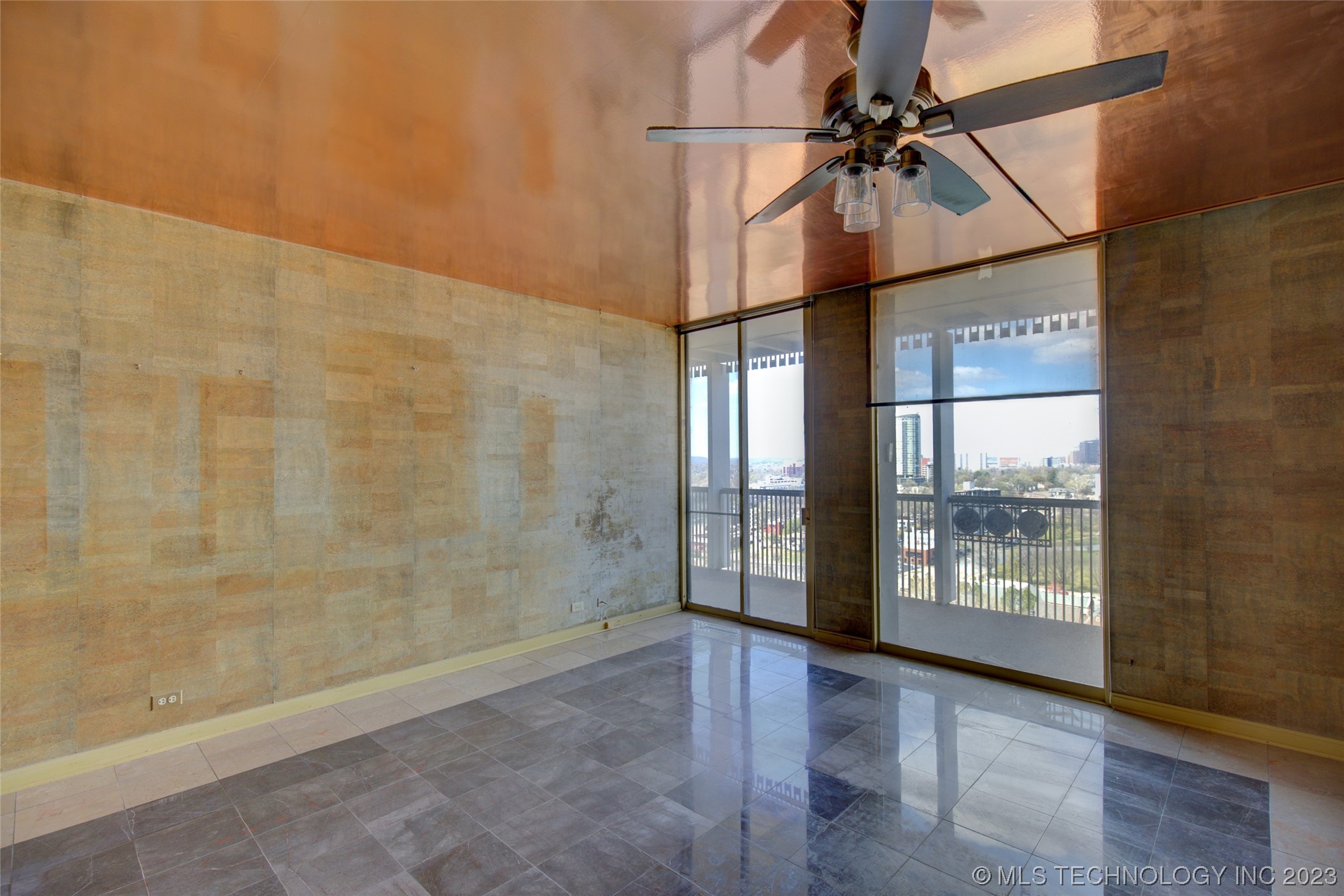 2300 S Riverside Drive 17G