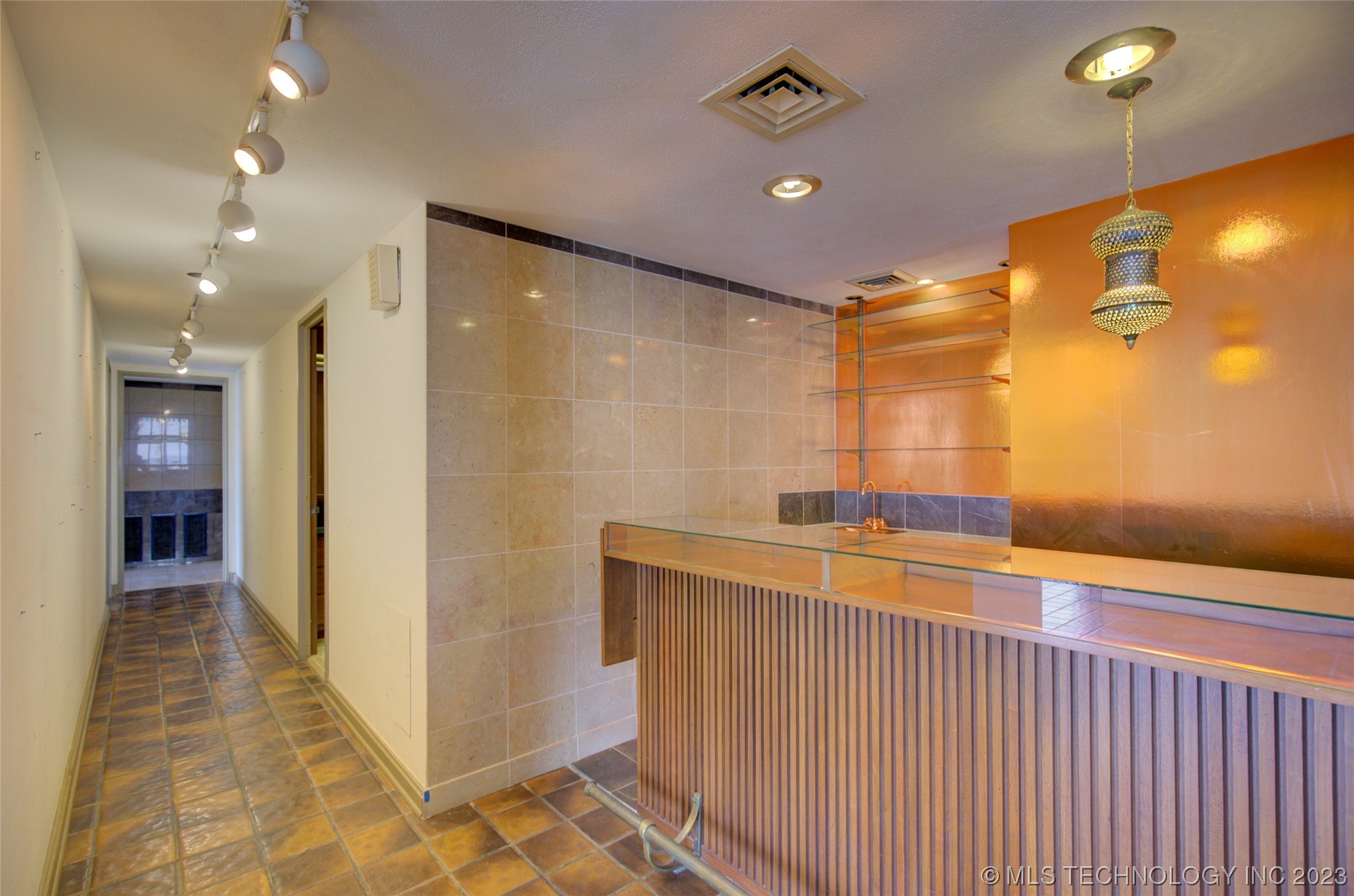 2300 S Riverside Drive 17G