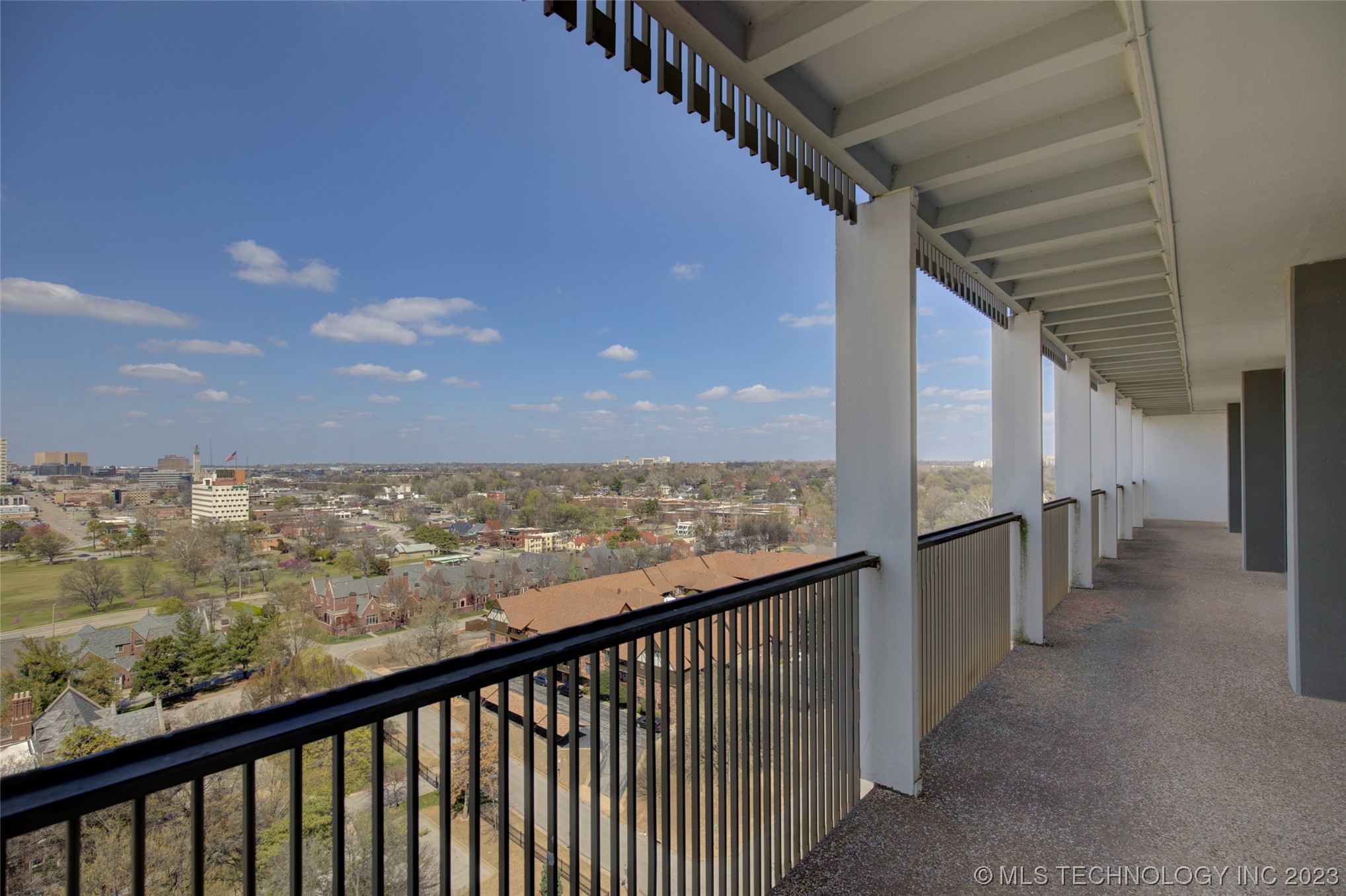 2300 S Riverside Drive 17G