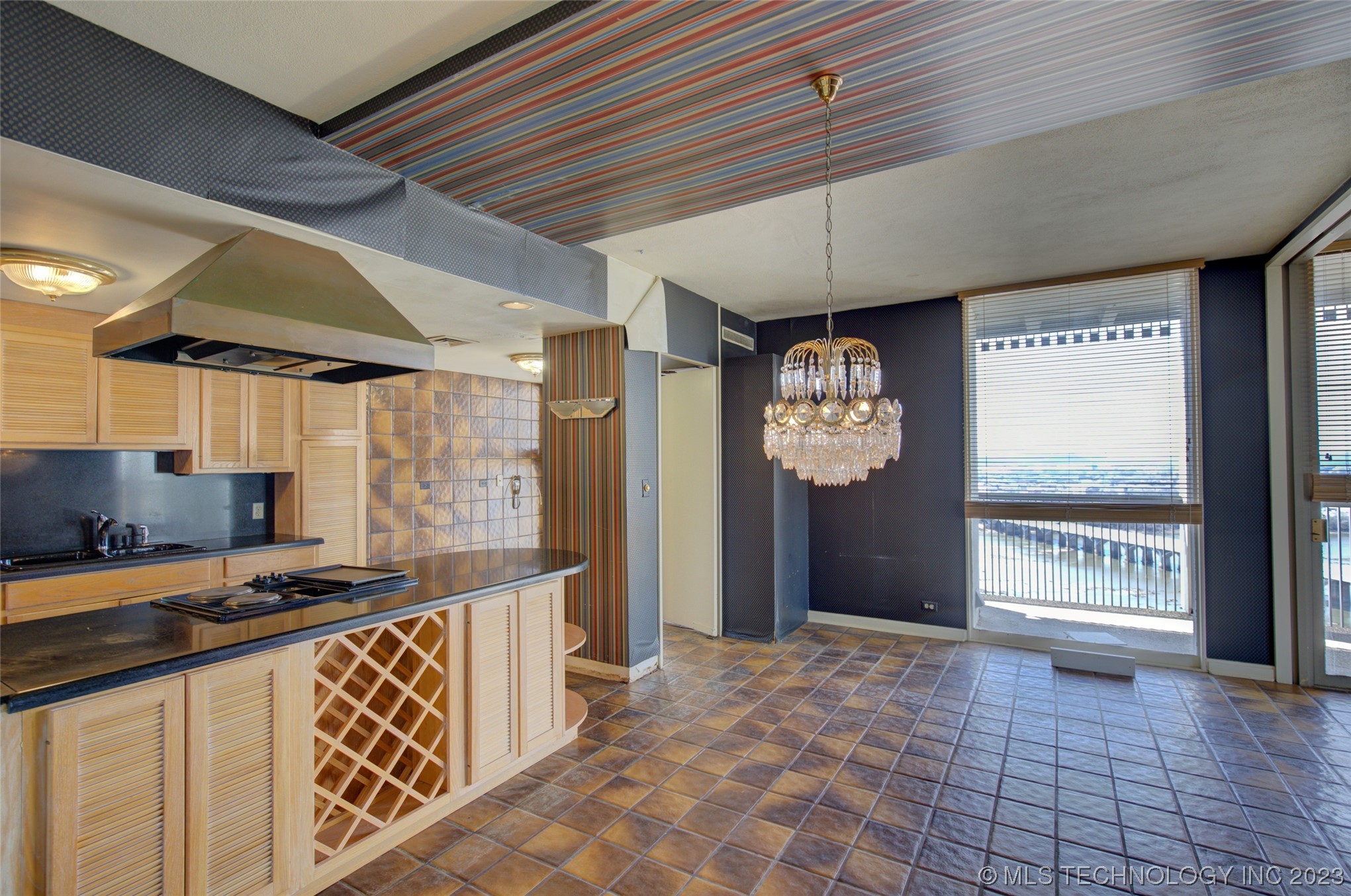 2300 S Riverside Drive 17G