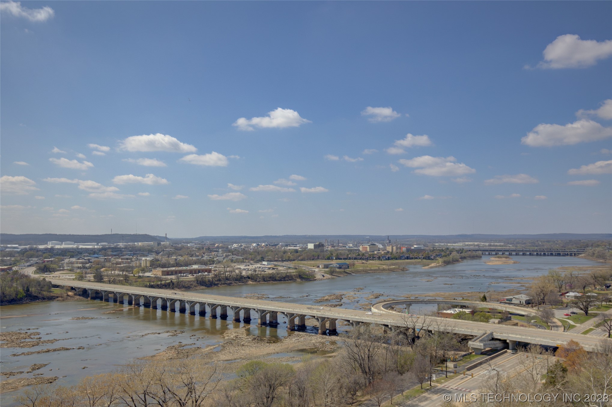 2300 S Riverside Drive 17G