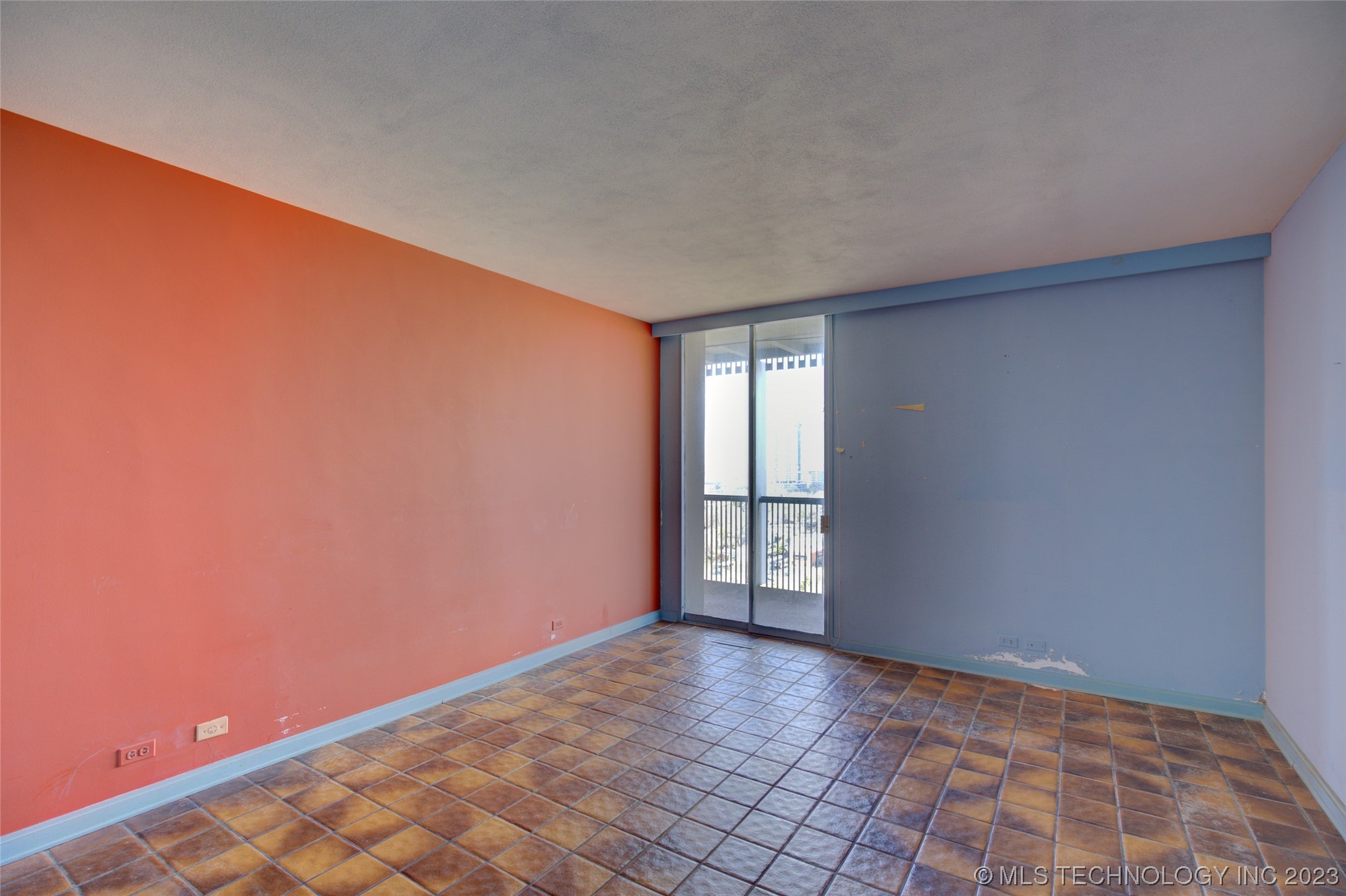 2300 S Riverside Drive 17G