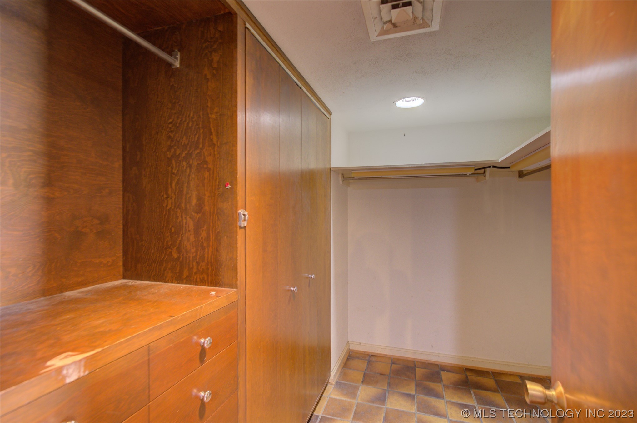 2300 S Riverside Drive 17G