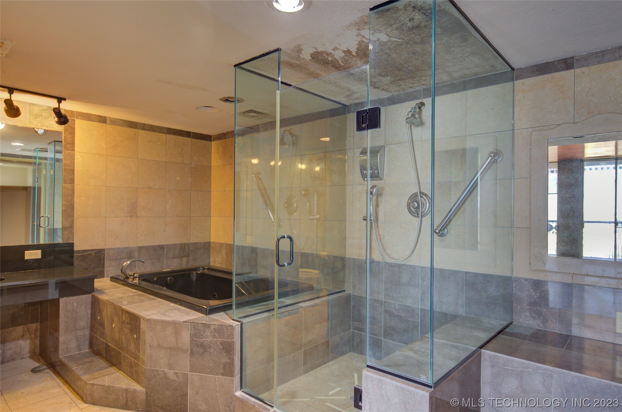 2300 S Riverside Drive 17G