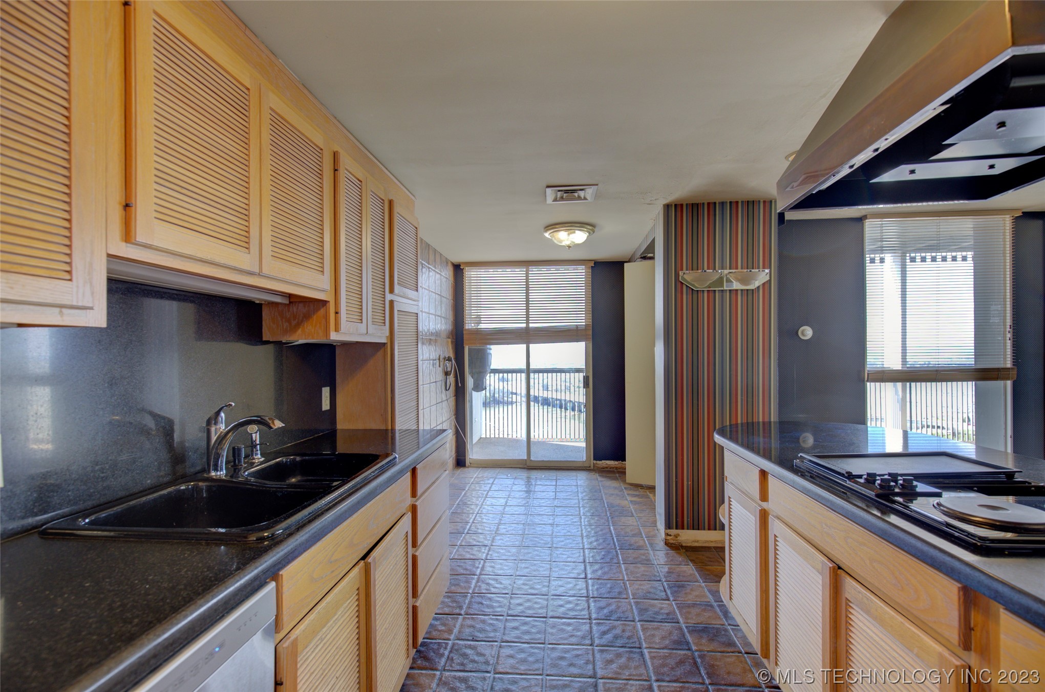 2300 S Riverside Drive 17G