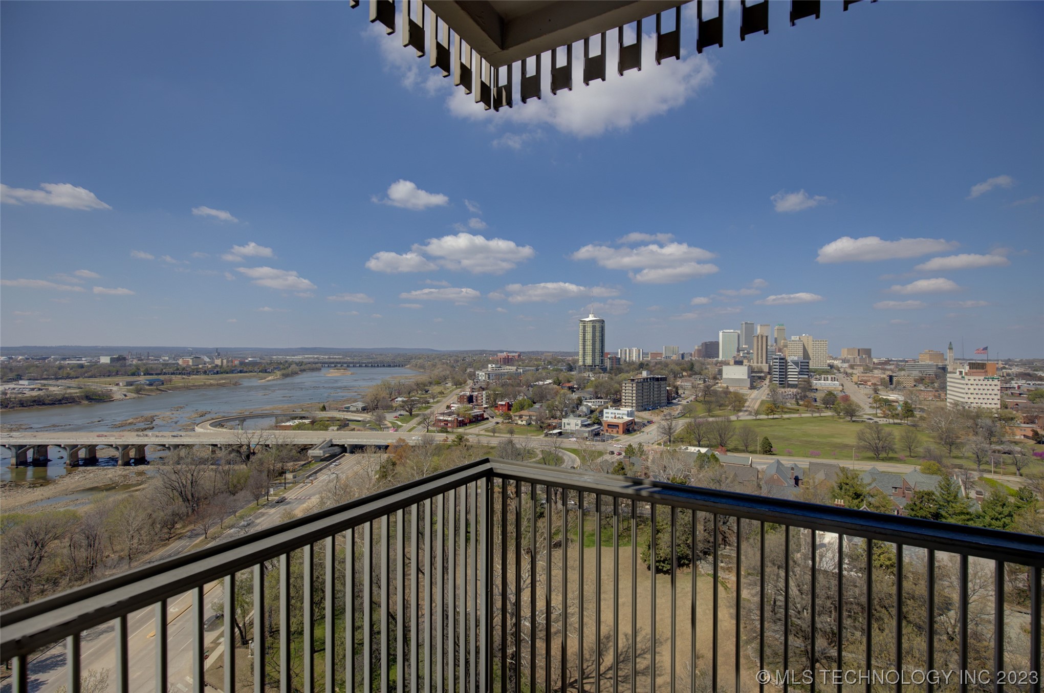 2300 S Riverside Drive 17G