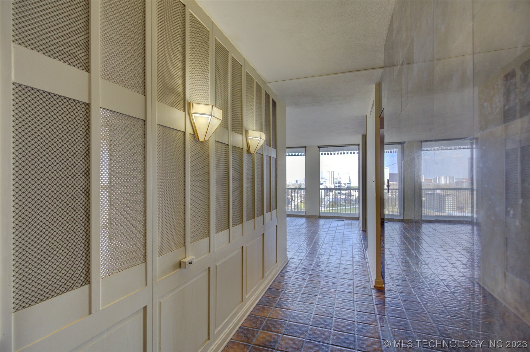 2300 S Riverside Drive 17G