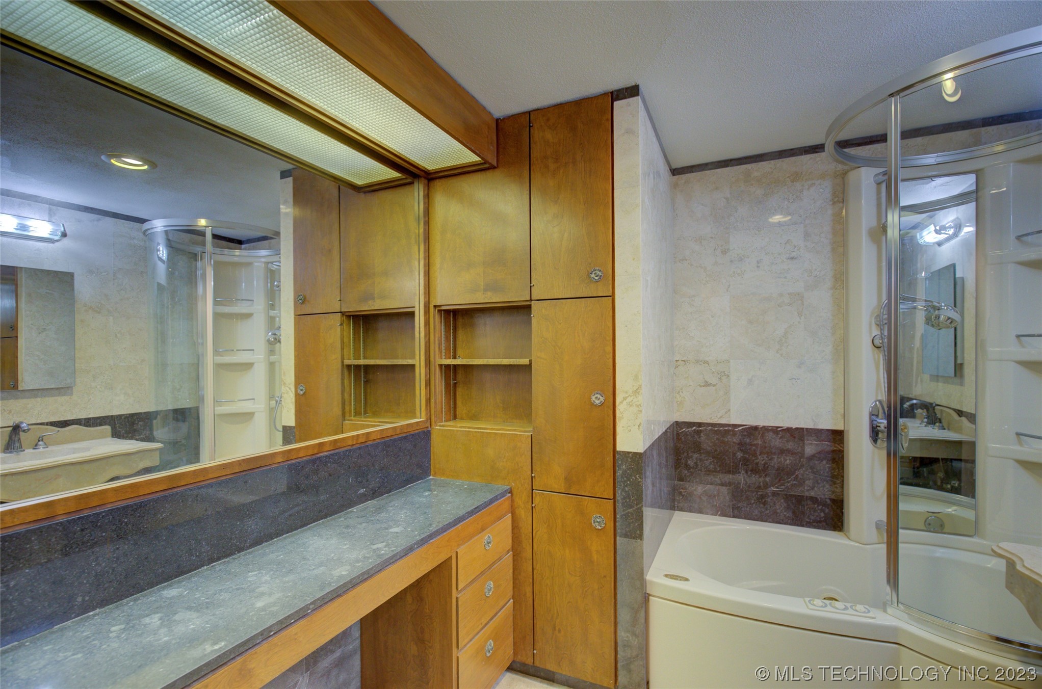 2300 S Riverside Drive 17G