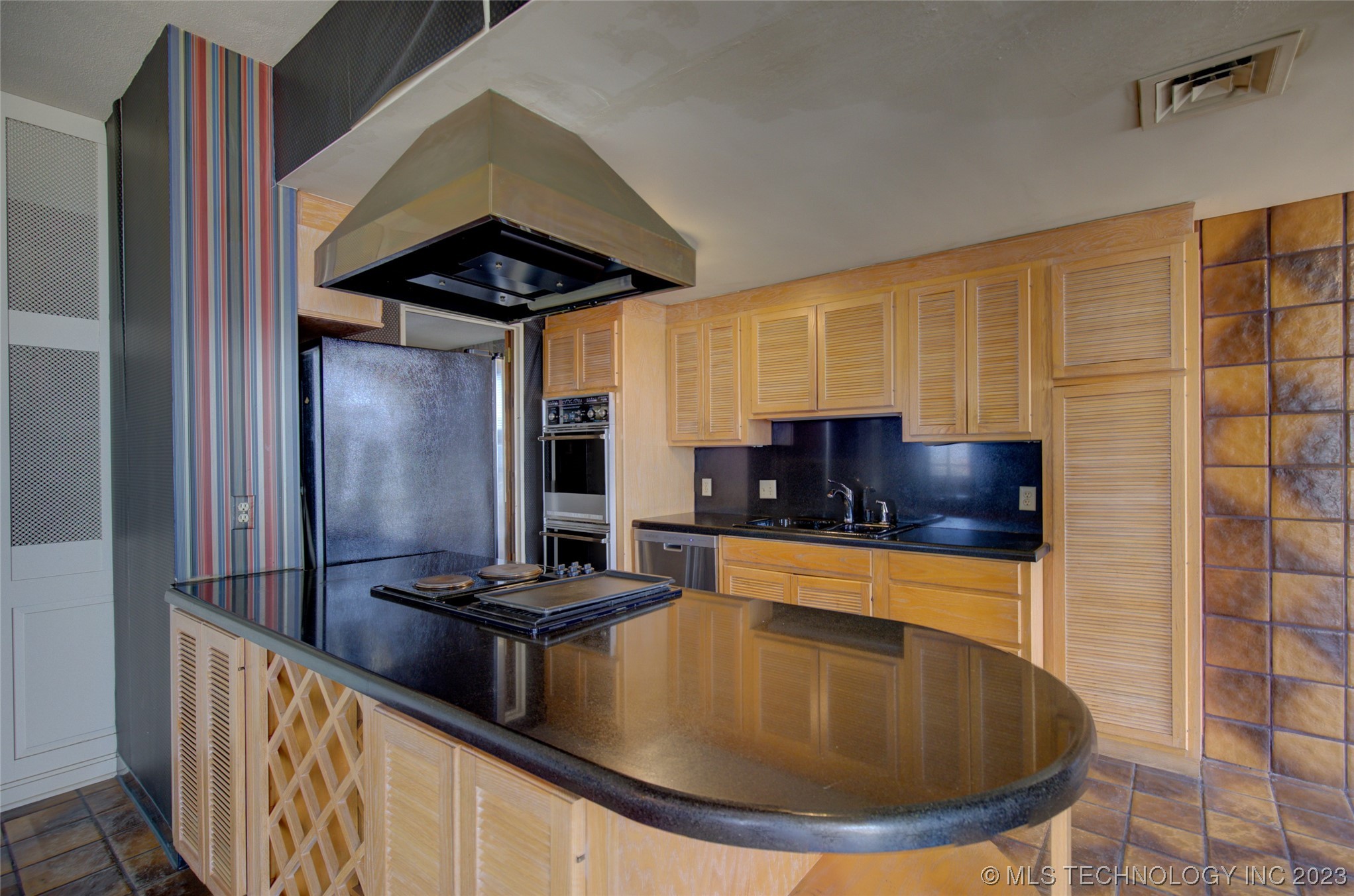 2300 S Riverside Drive 17G