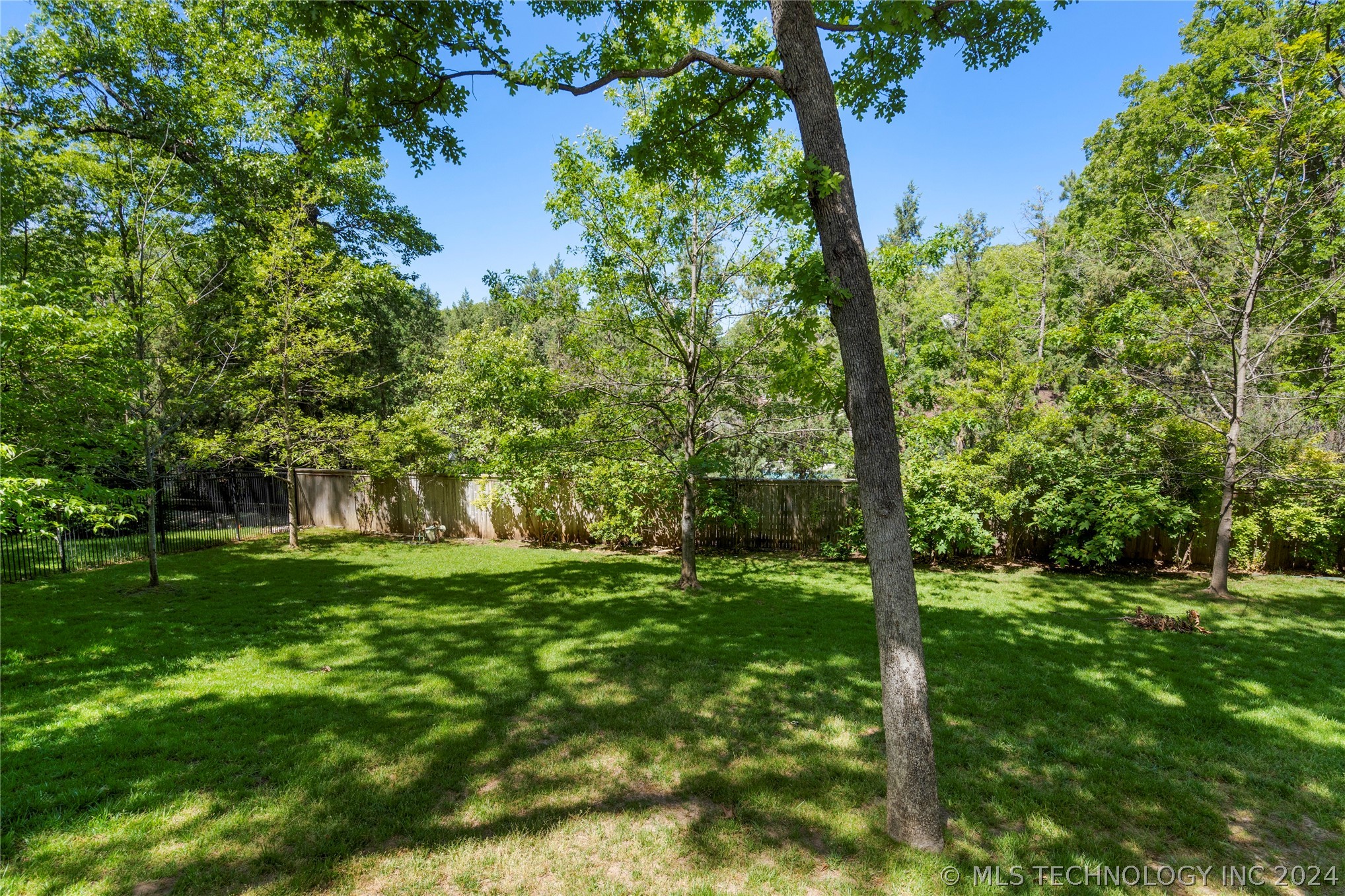 9710 S Urbana Avenue