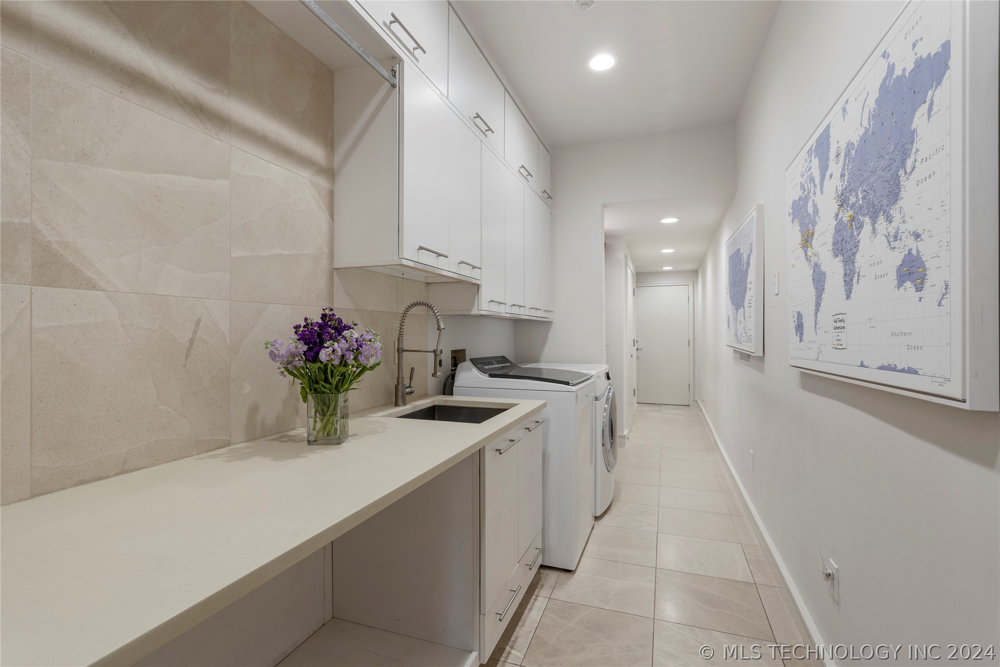 9710 S Urbana Avenue