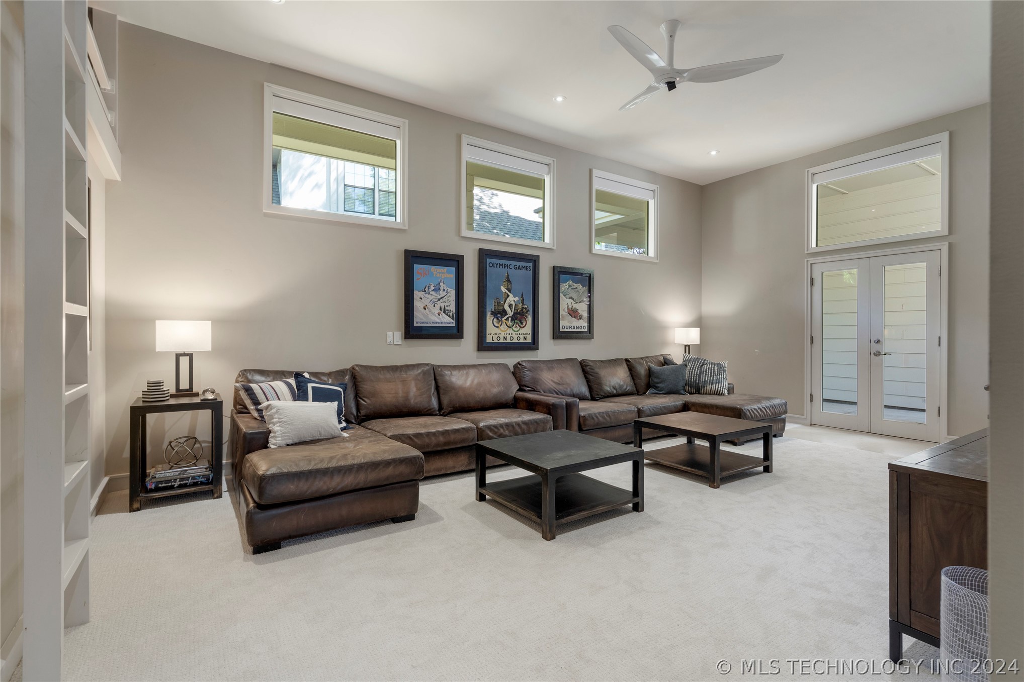 9710 S Urbana Avenue