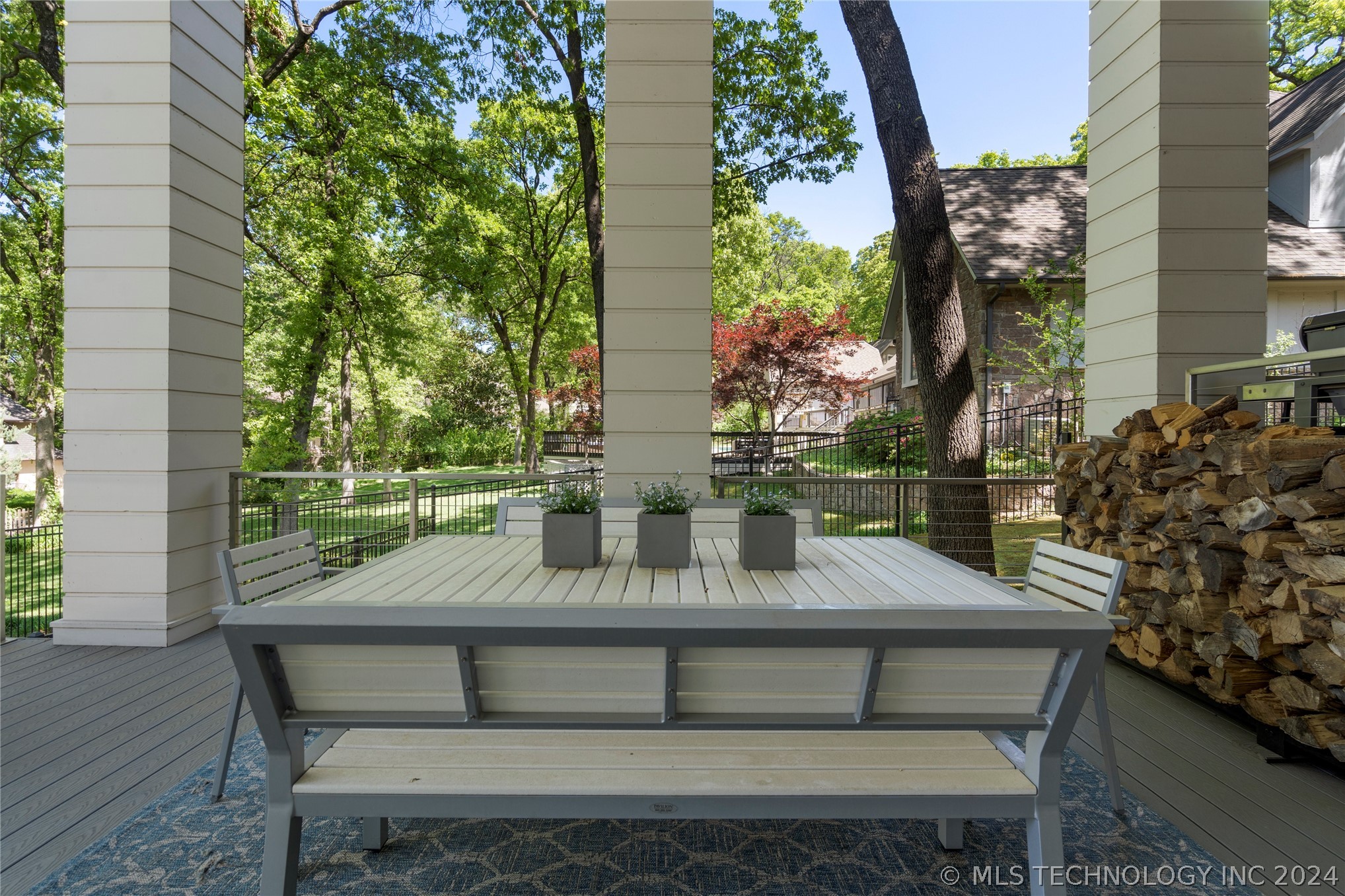 9710 S Urbana Avenue