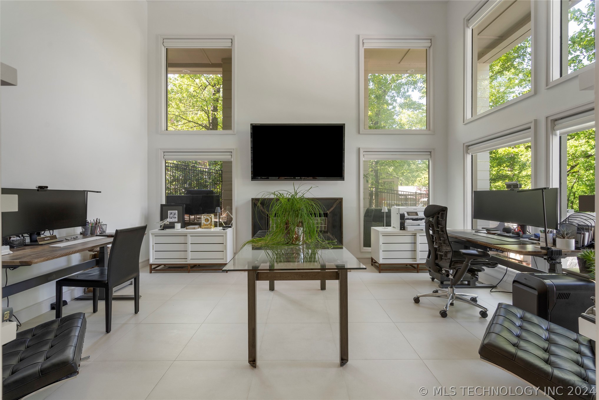 9710 S Urbana Avenue