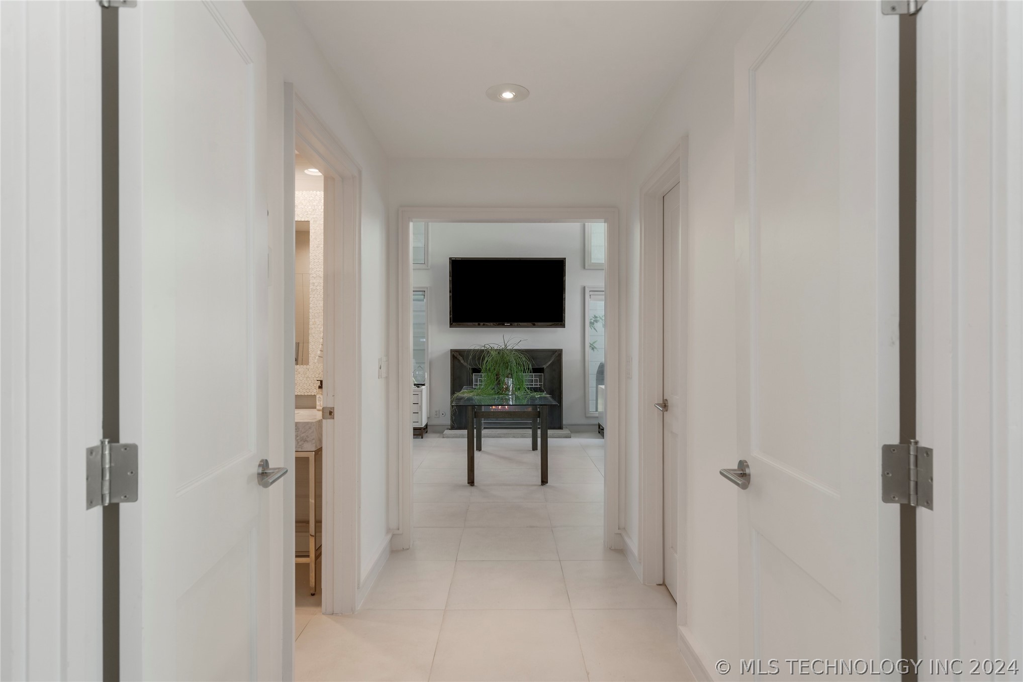 9710 S Urbana Avenue