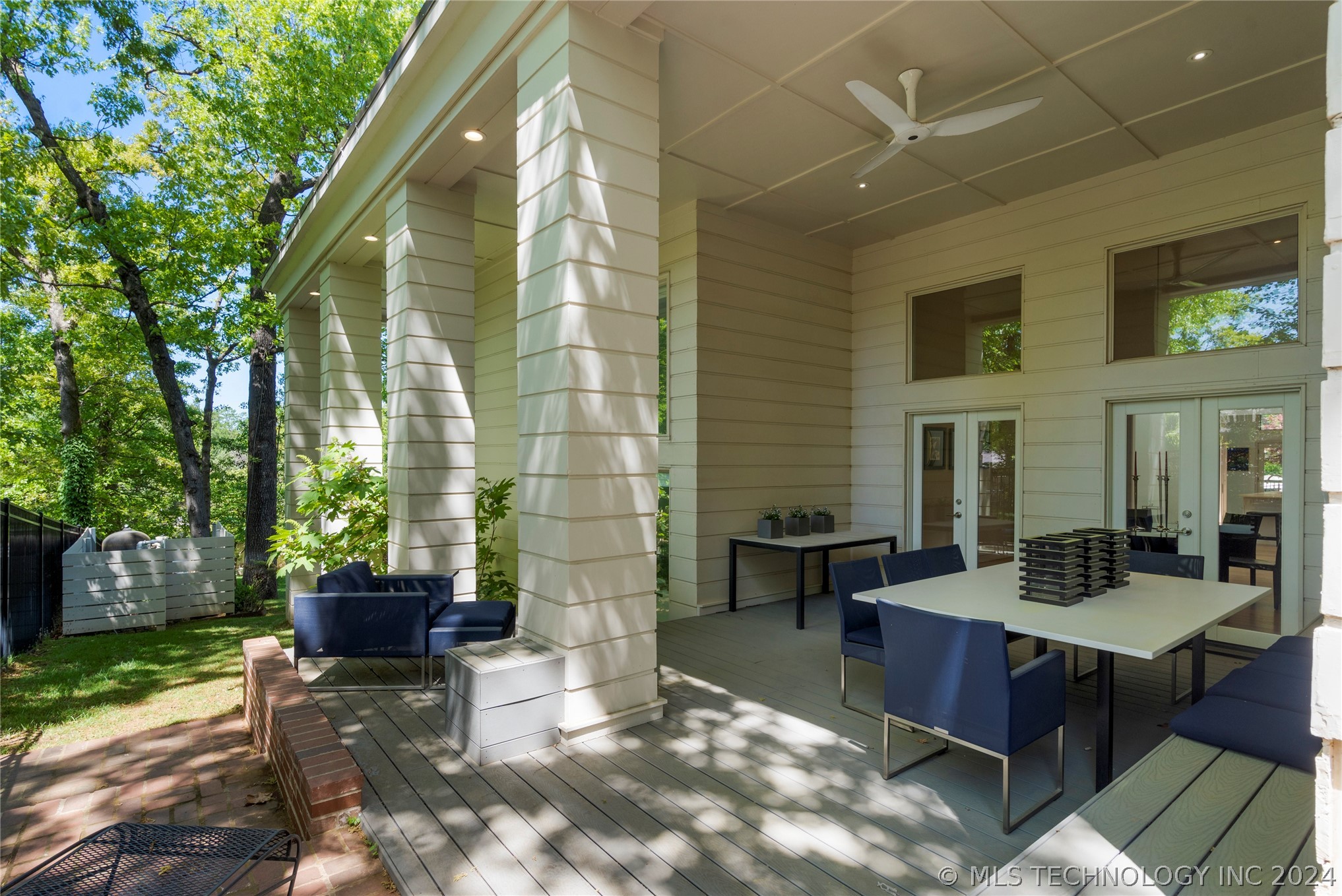 9710 S Urbana Avenue