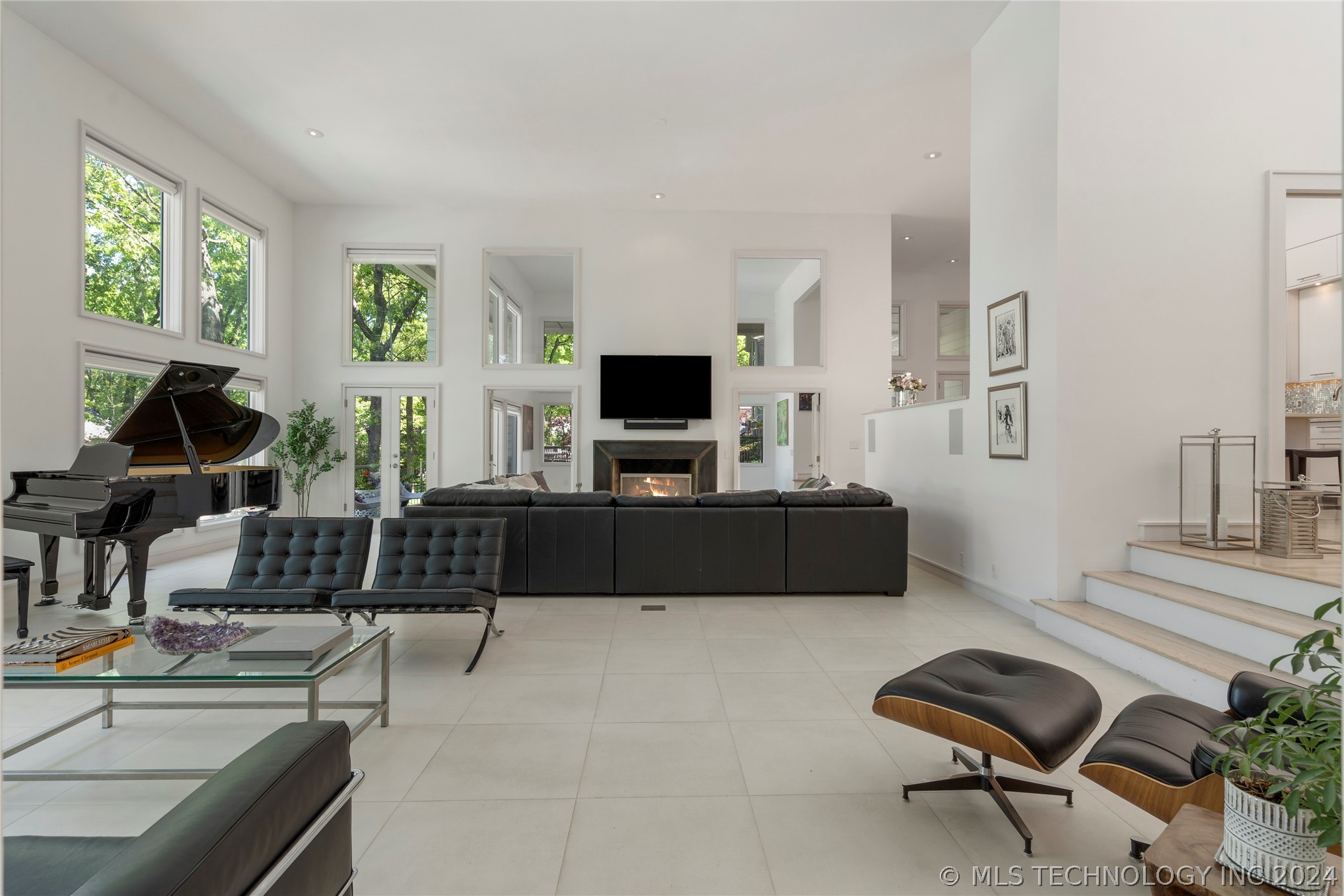 9710 S Urbana Avenue