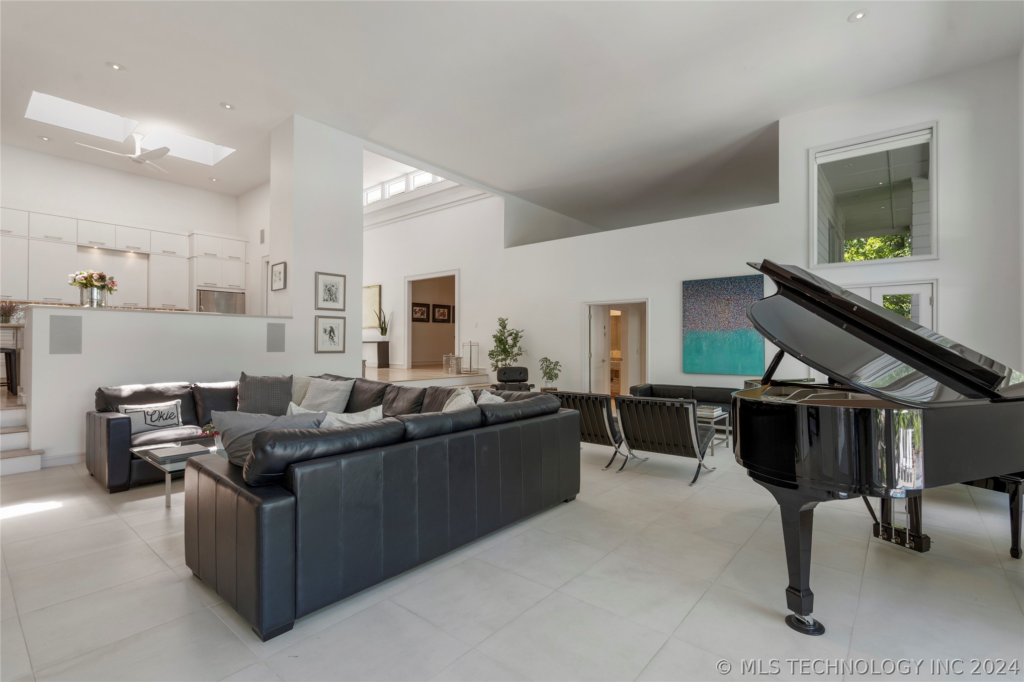 9710 S Urbana Avenue