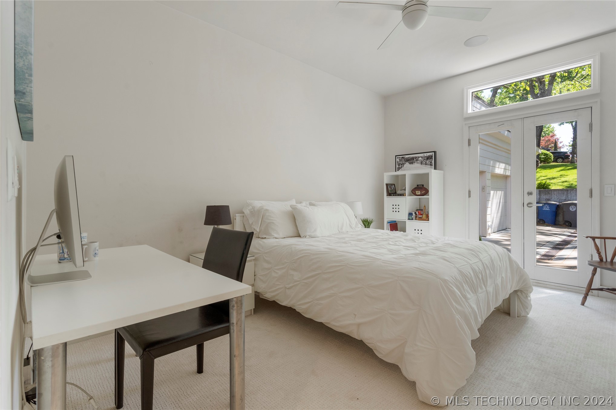 9710 S Urbana Avenue