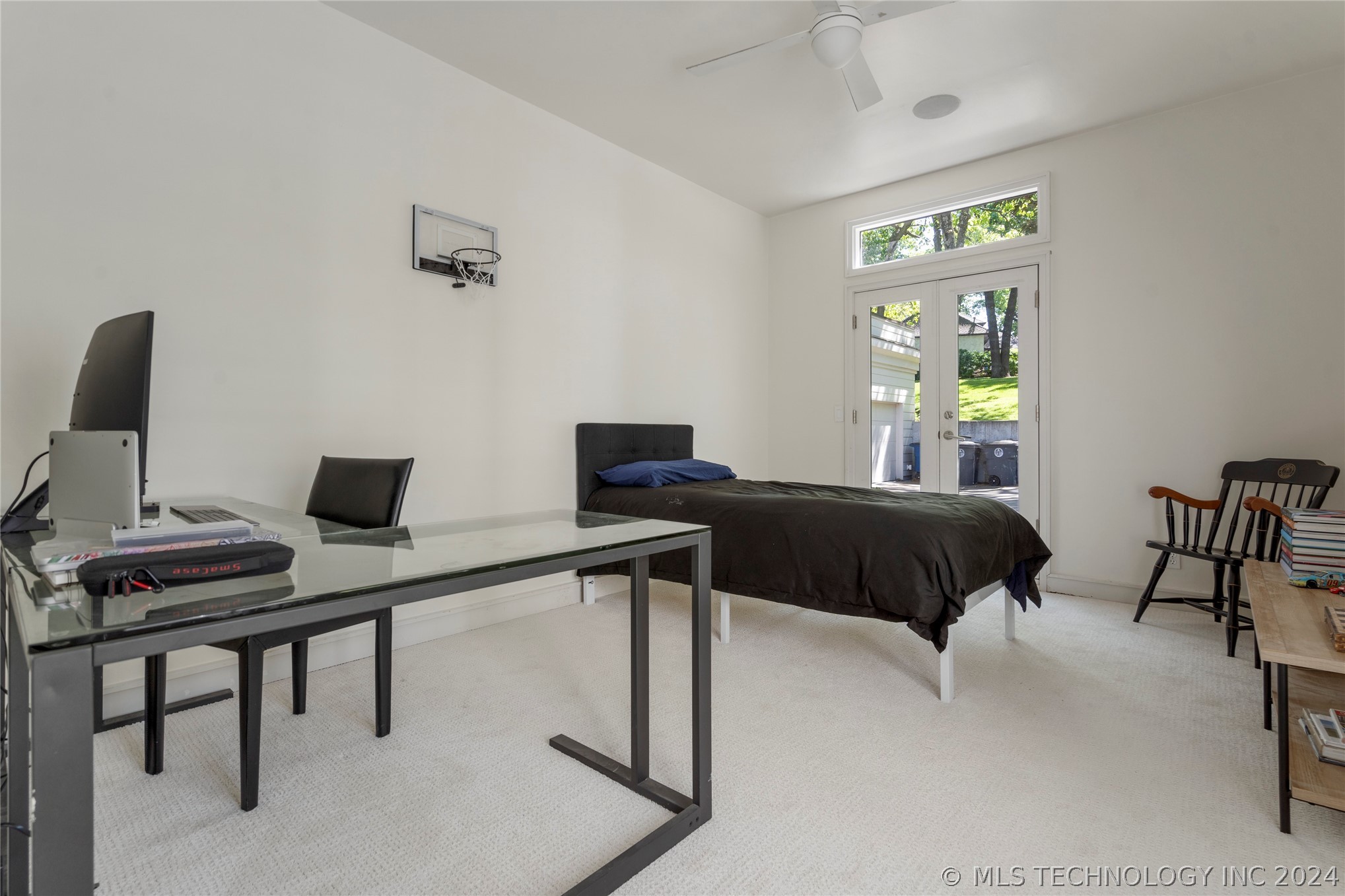 9710 S Urbana Avenue