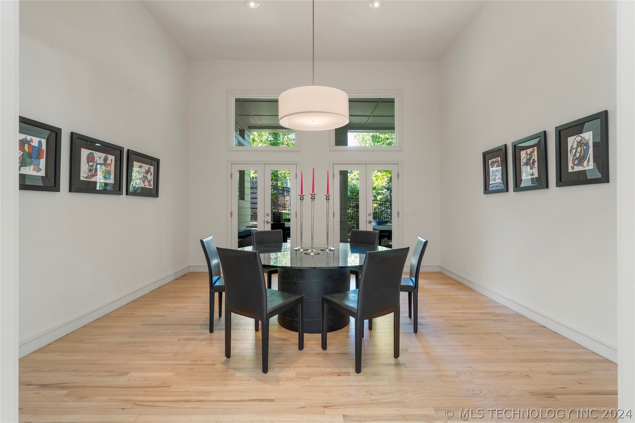 9710 S Urbana Avenue