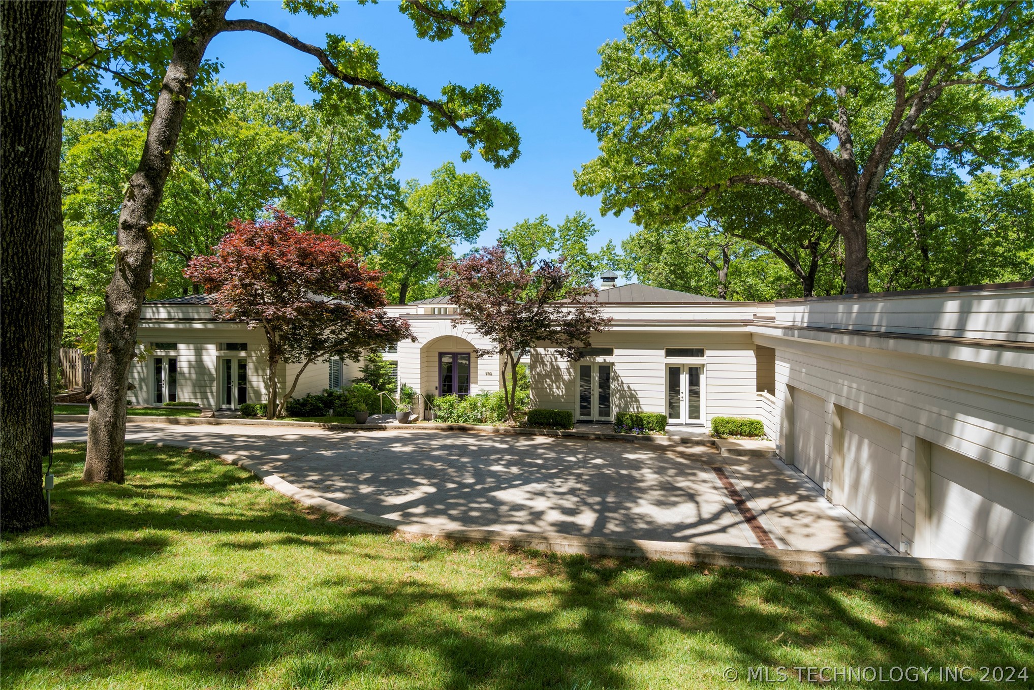 9710 S Urbana Avenue