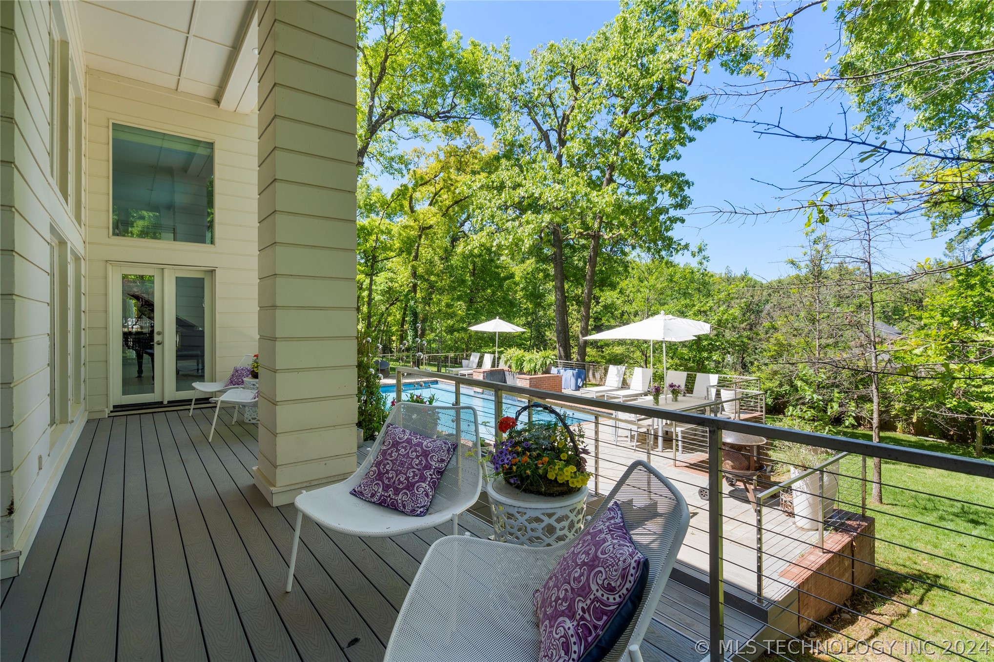 9710 S Urbana Avenue