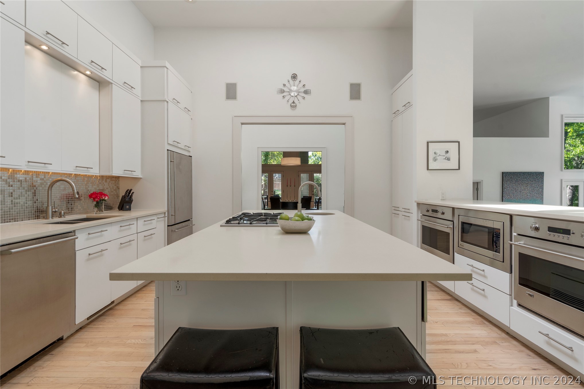 9710 S Urbana Avenue