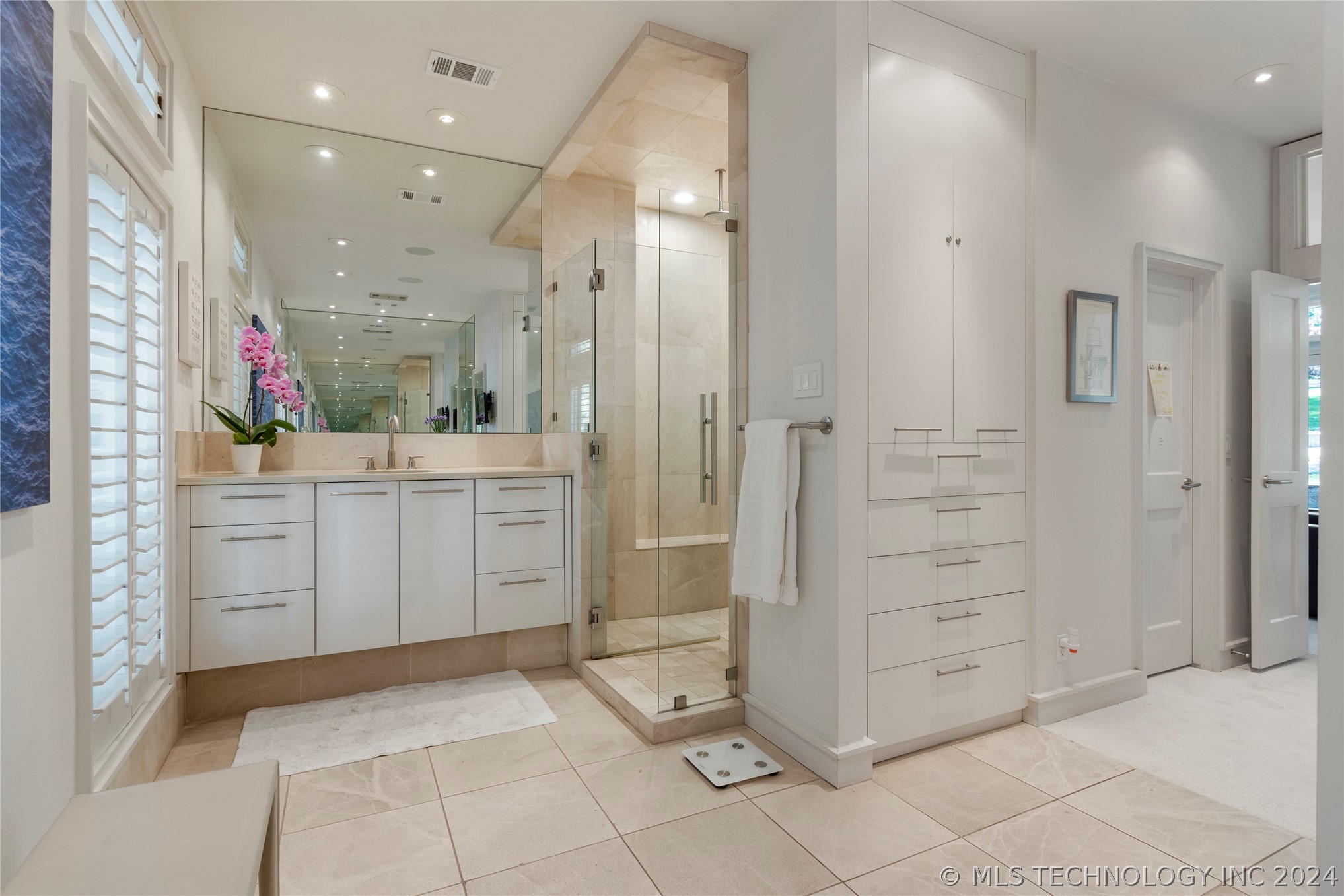 9710 S Urbana Avenue