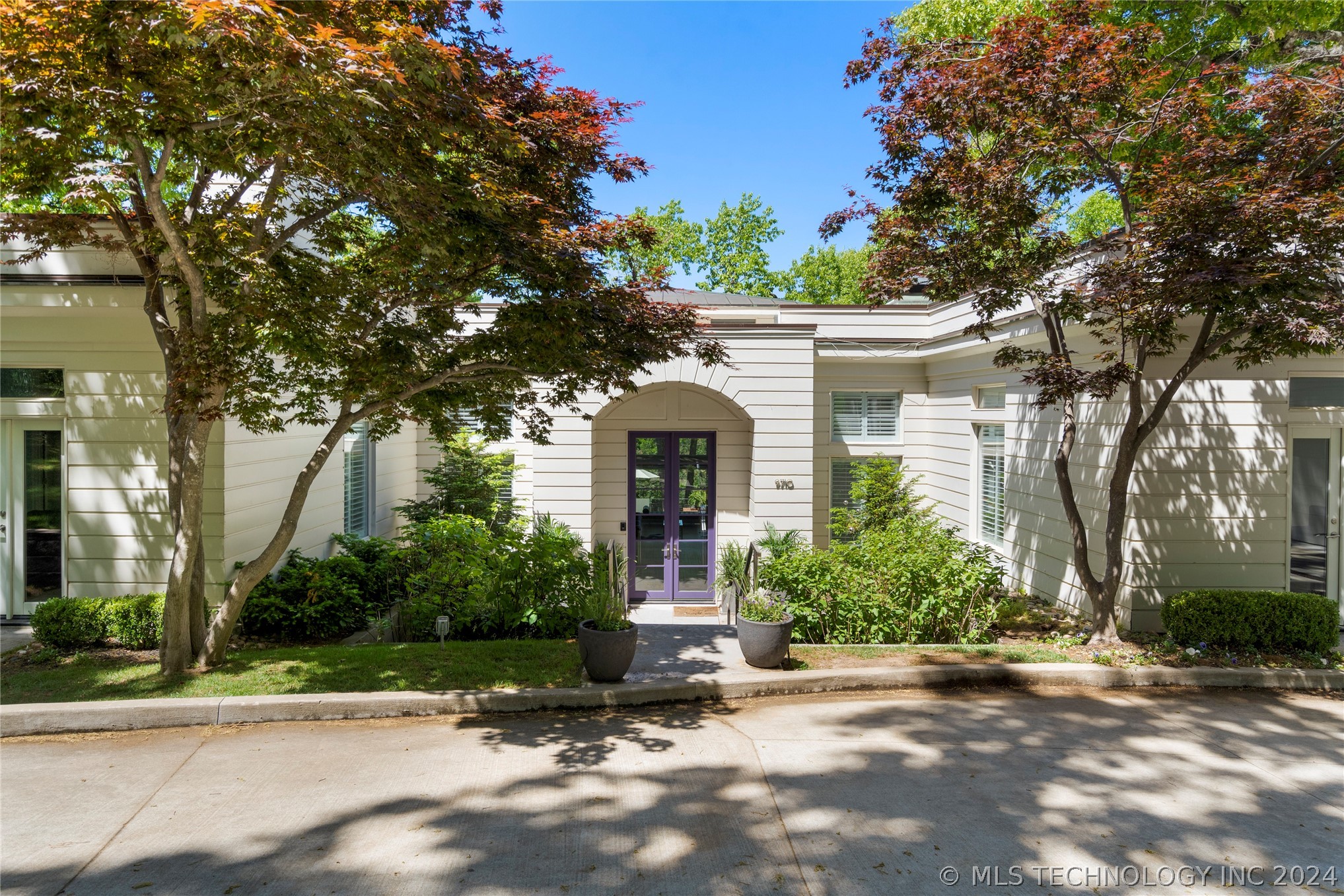 9710 S Urbana Avenue