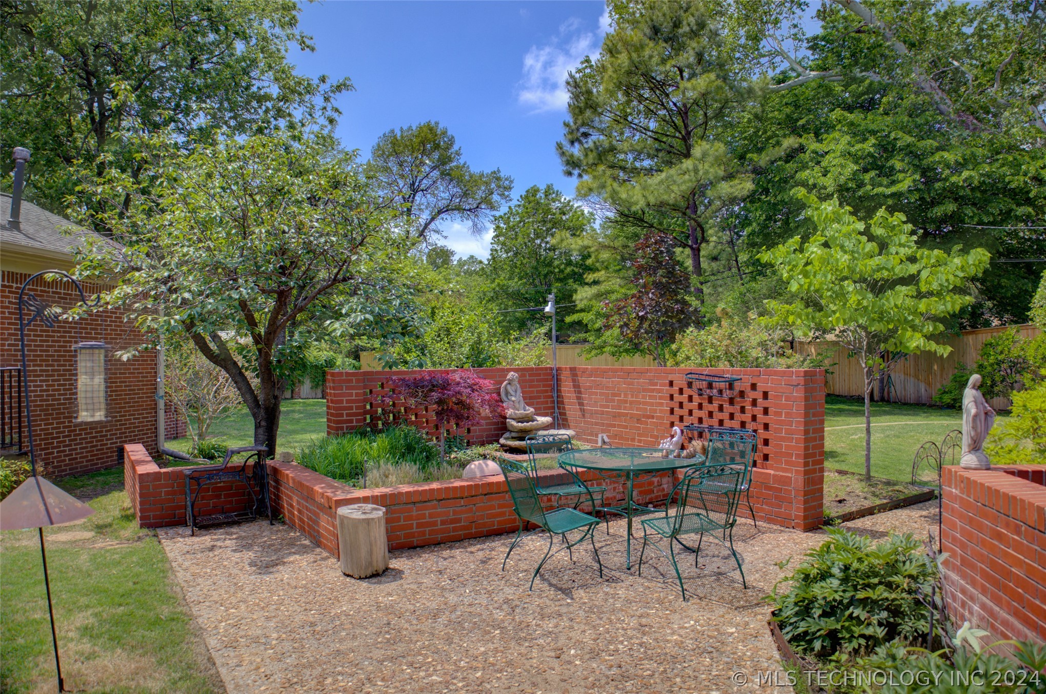 3818 S Florence Place