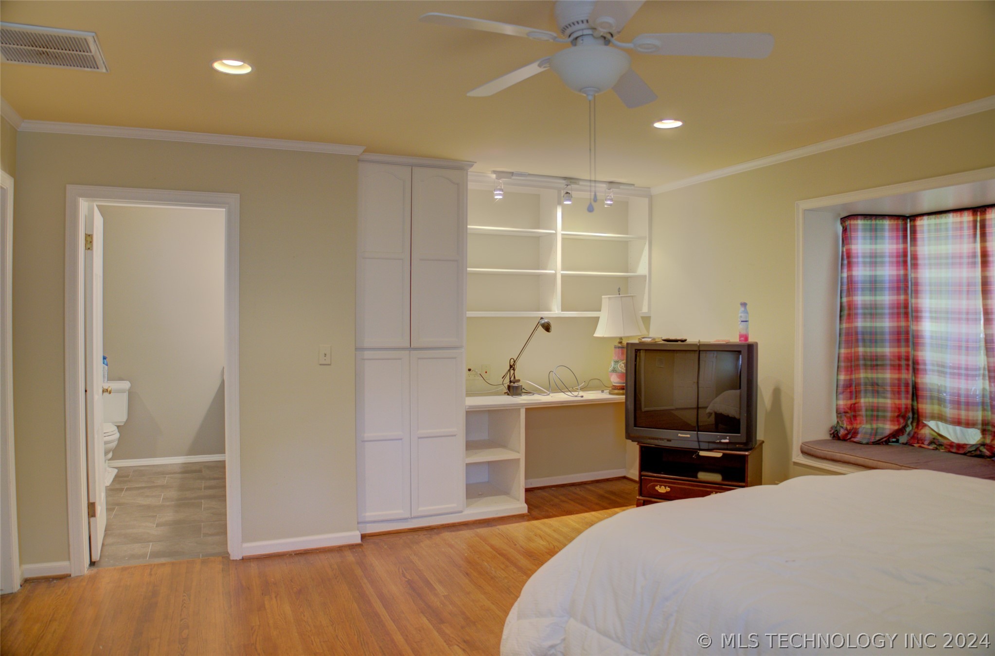 3818 S Florence Place