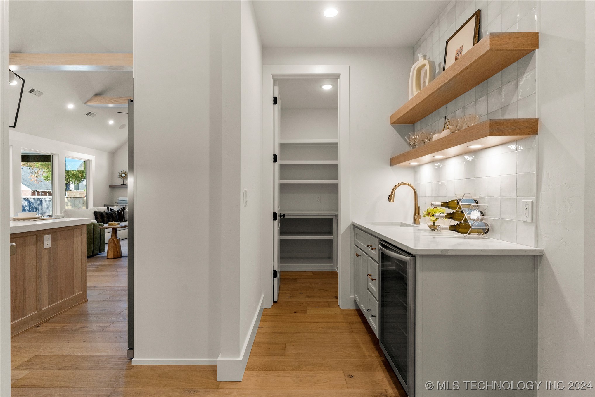 10304 S College Avenue