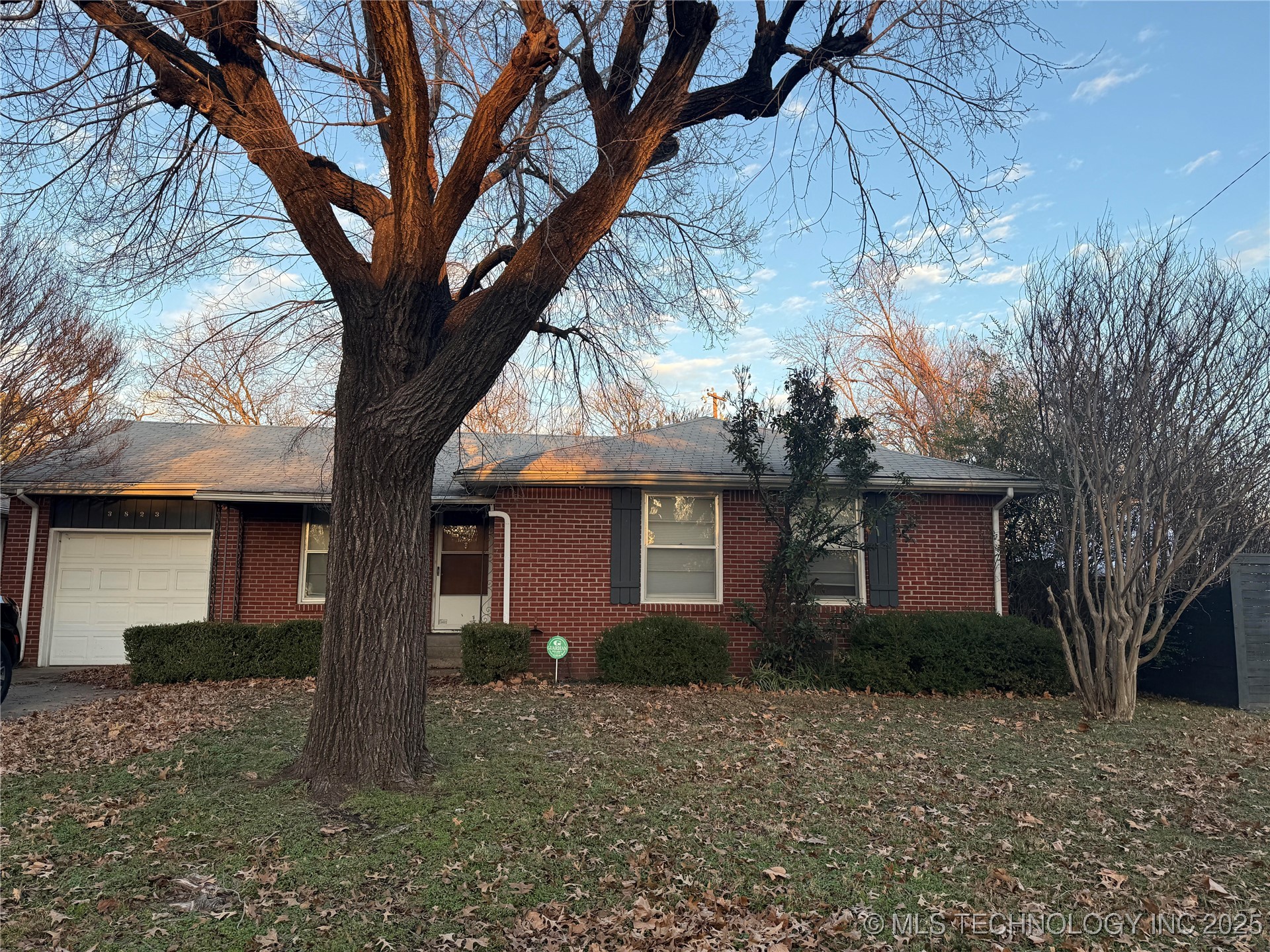 3823 S Jamestown Avenue