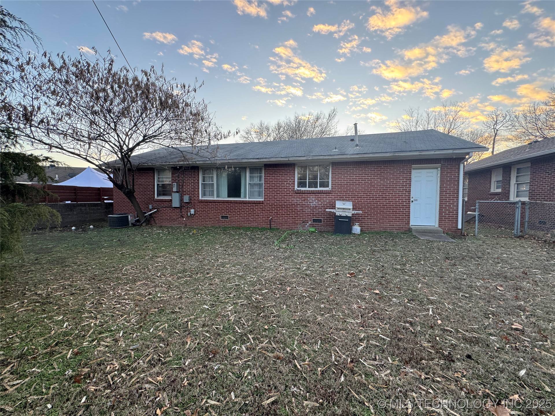 3823 S Jamestown Avenue