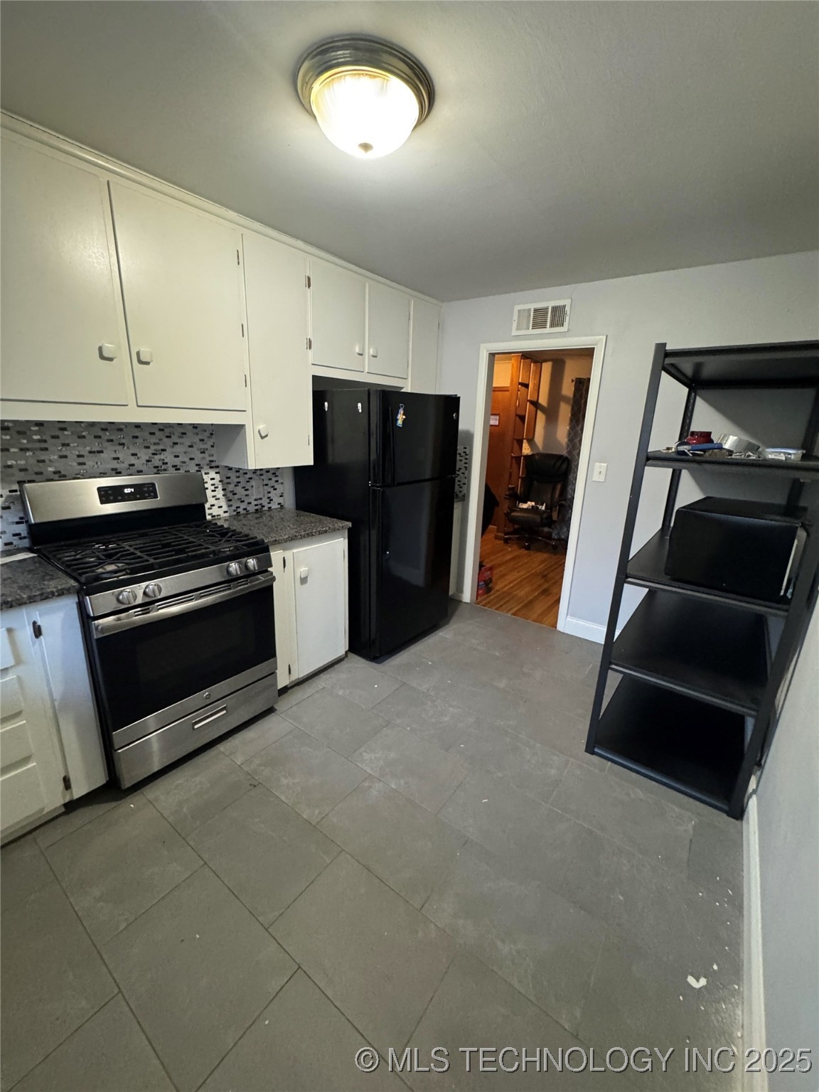 3823 S Jamestown Avenue