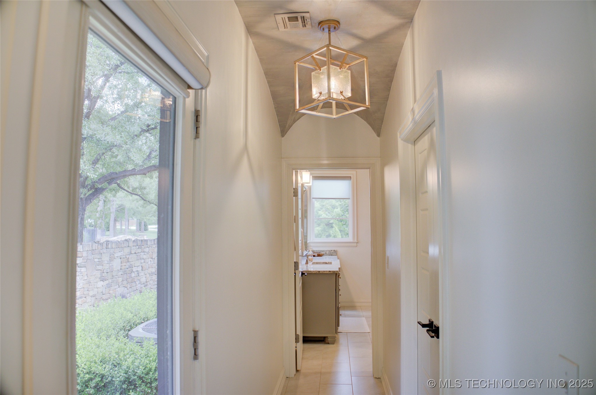 4401 S Yellow Pine Avenue