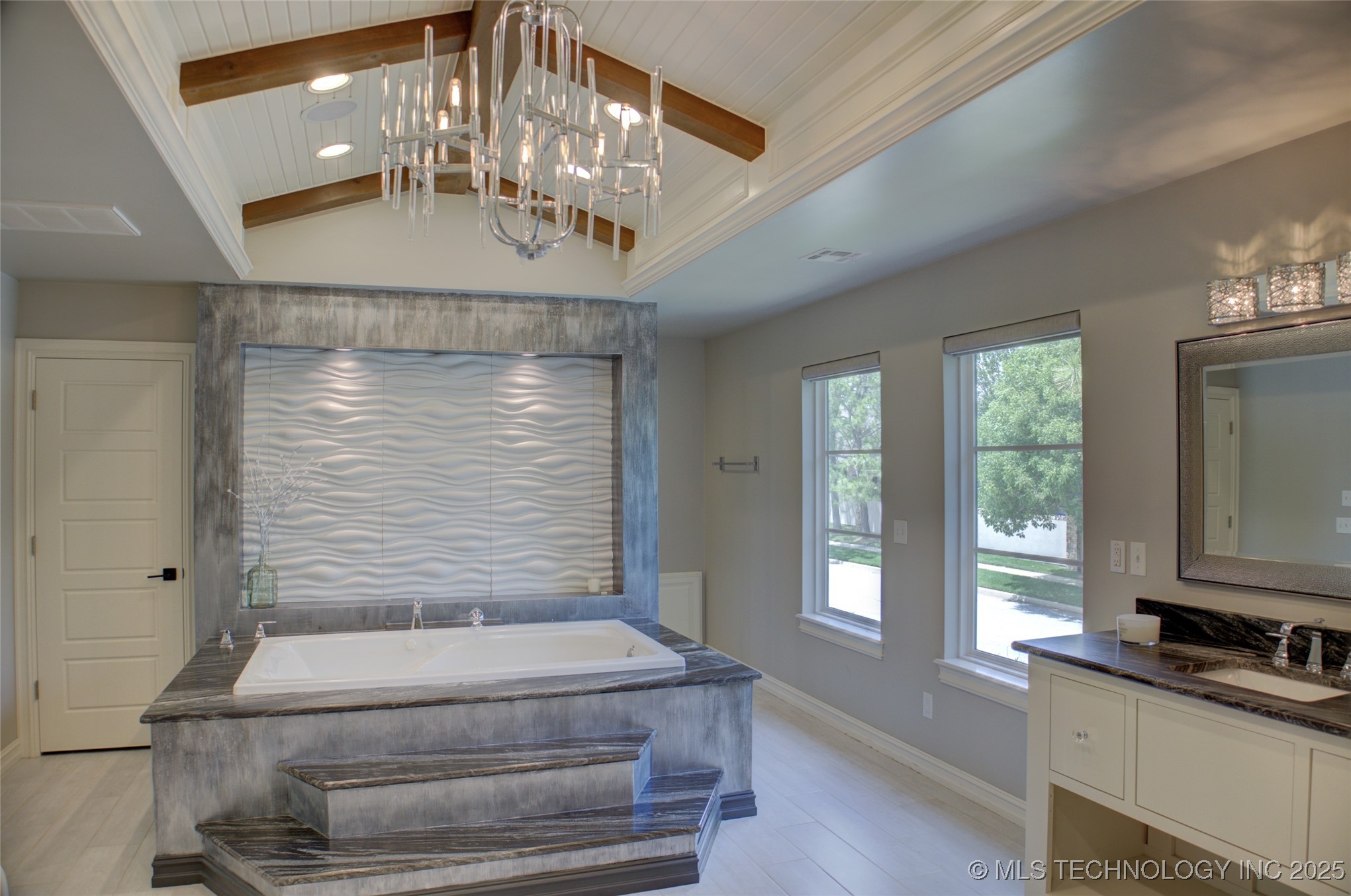 4401 S Yellow Pine Avenue