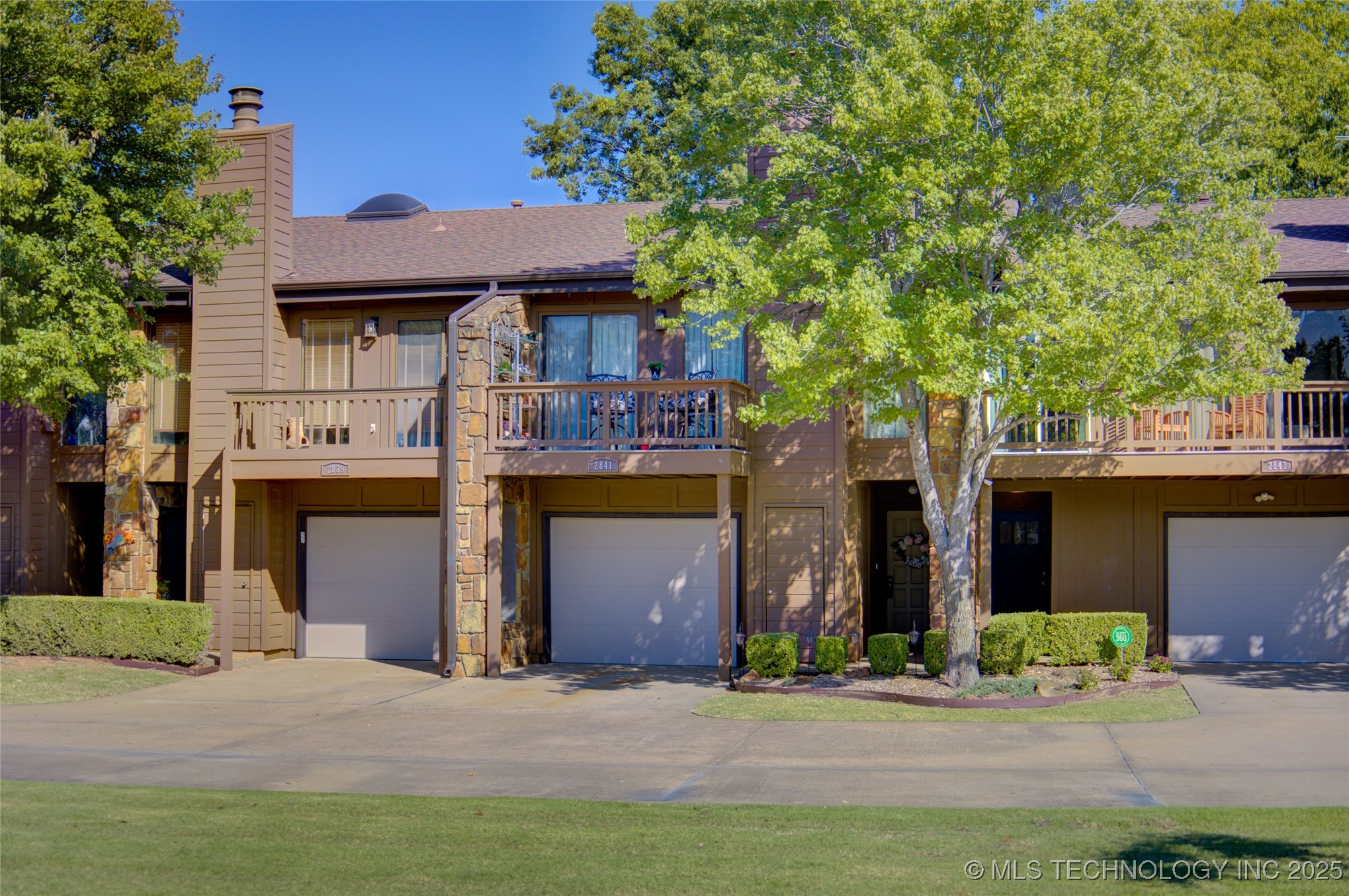 2841 E 90th Street 21