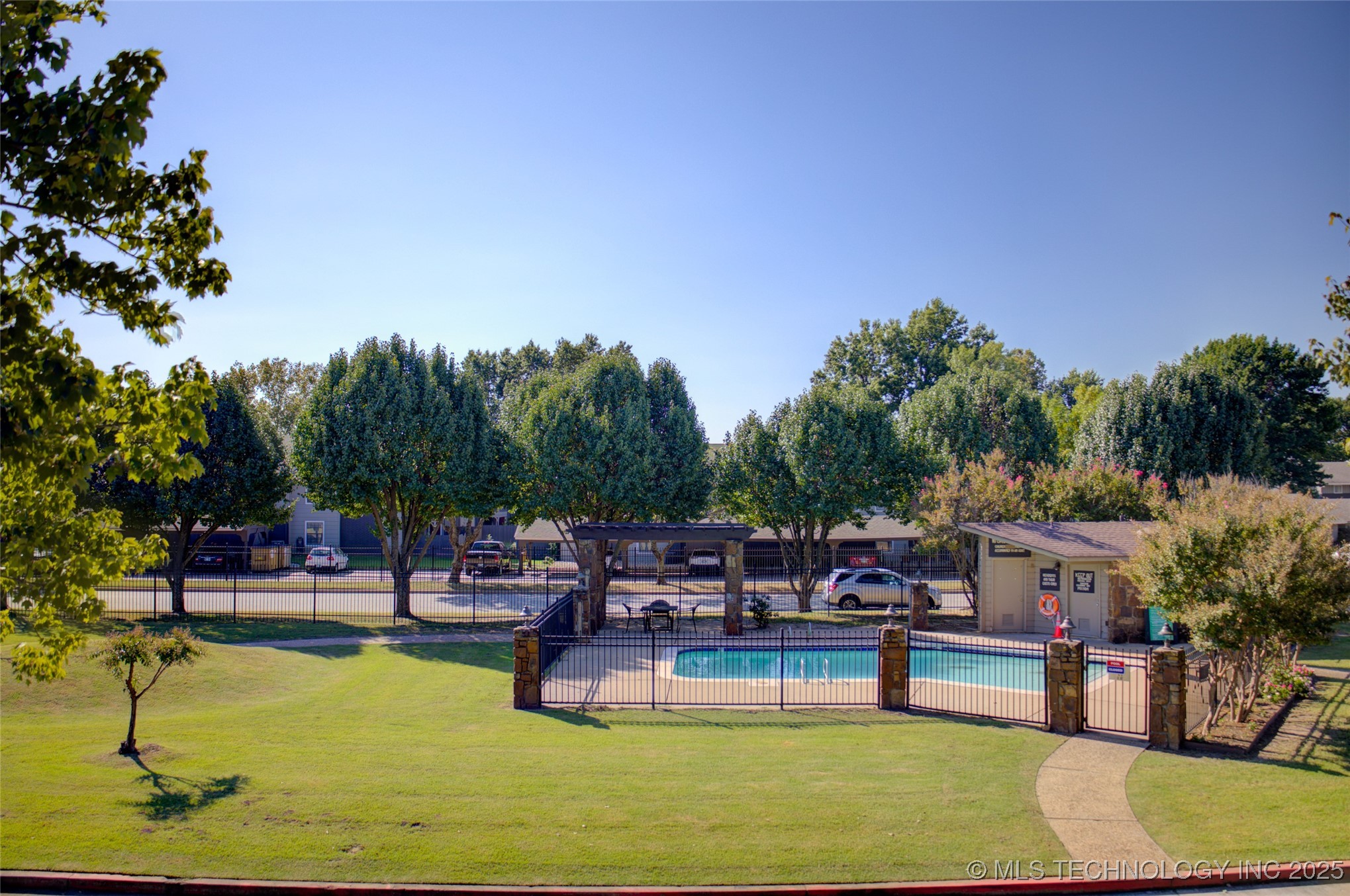 2841 E 90th Street 21