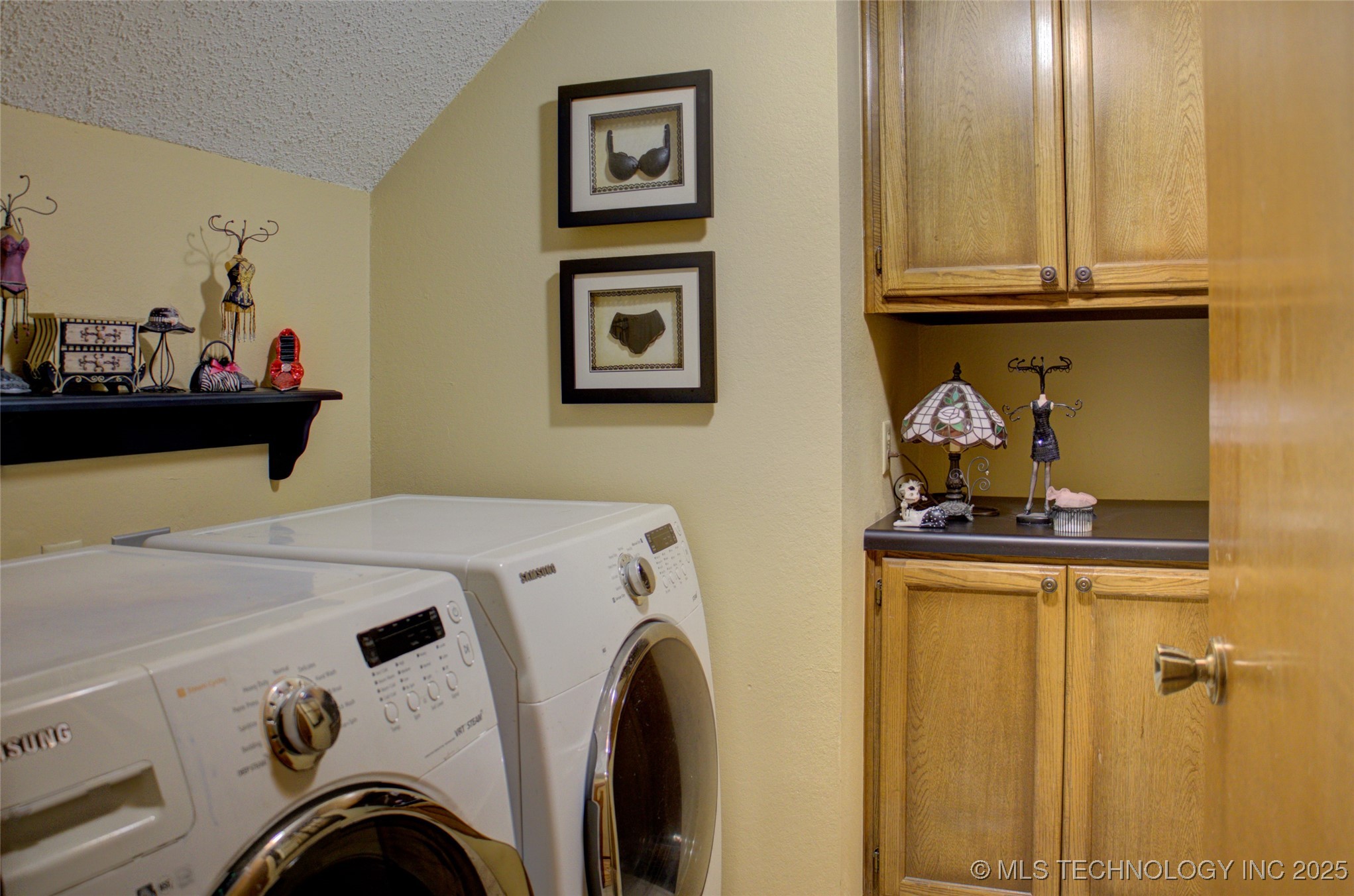 2841 E 90th Street 21