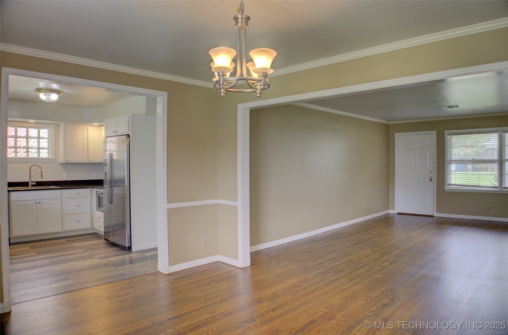 2242 S Florence Place