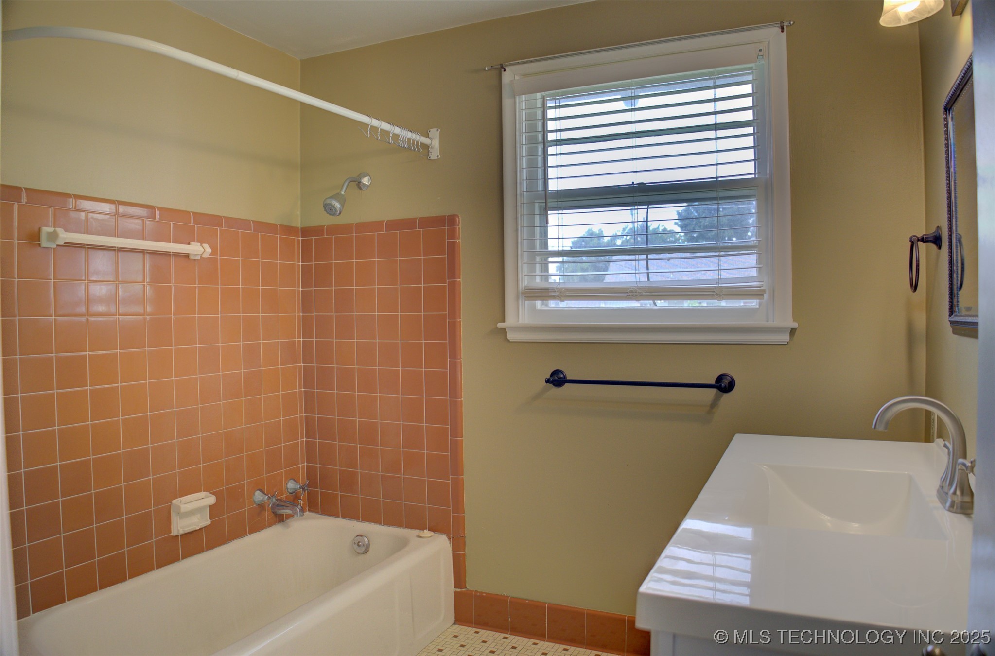 2242 S Florence Place