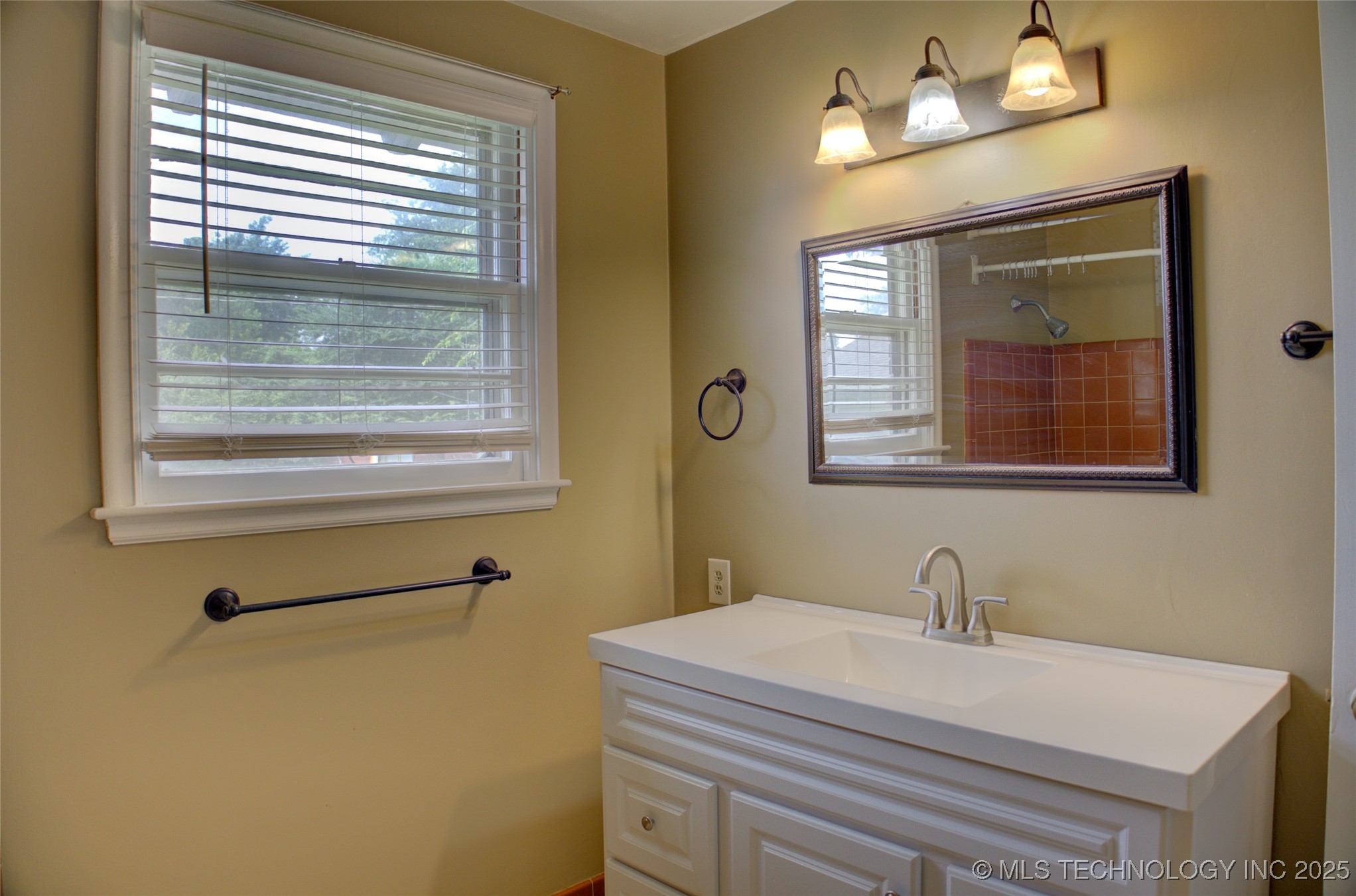 2242 S Florence Place