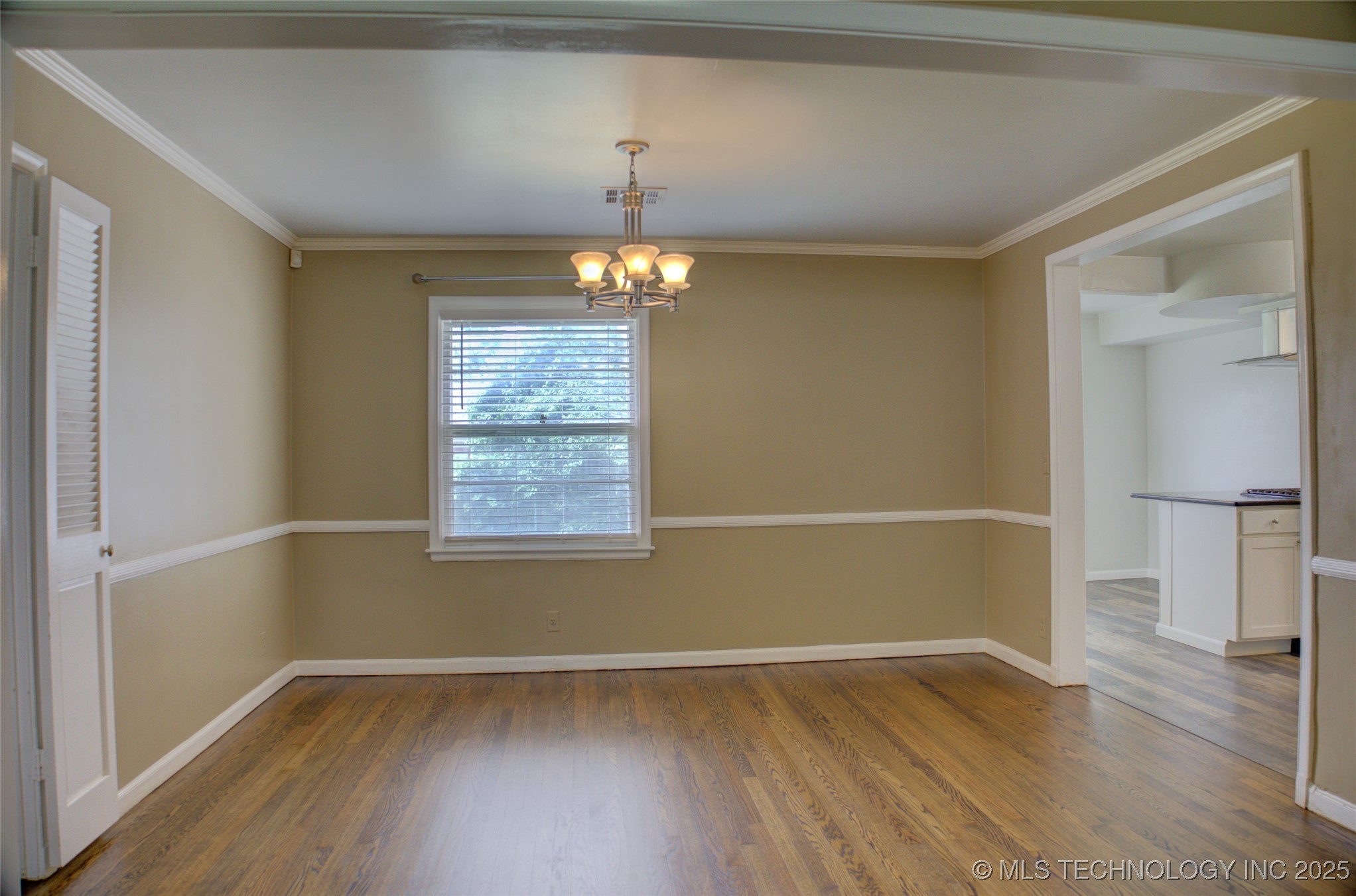 2242 S Florence Place