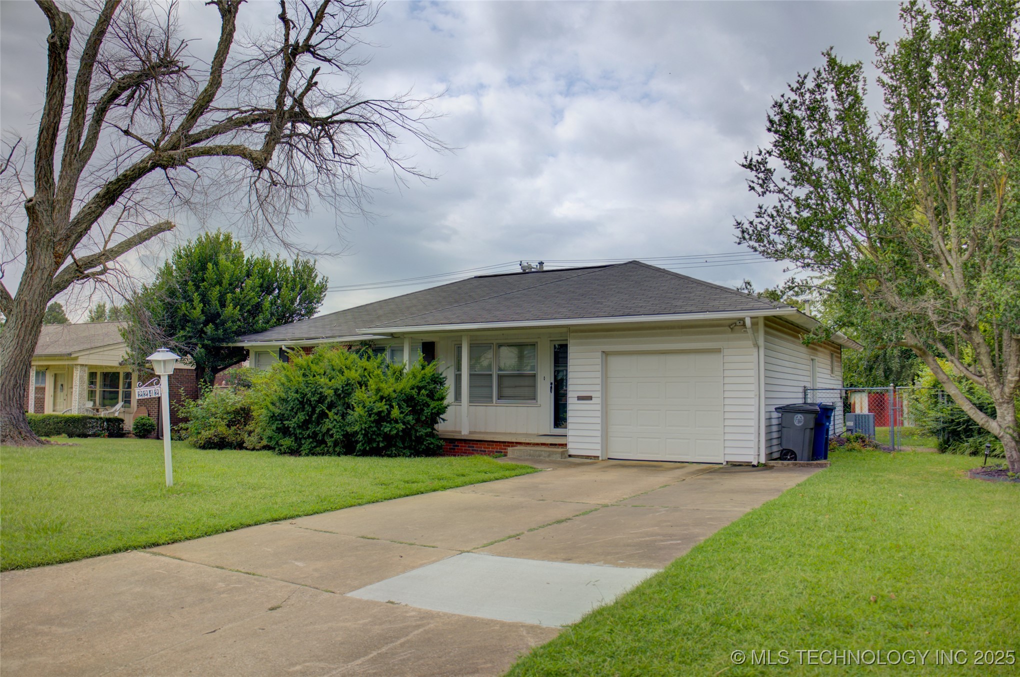 2242 S Florence Place