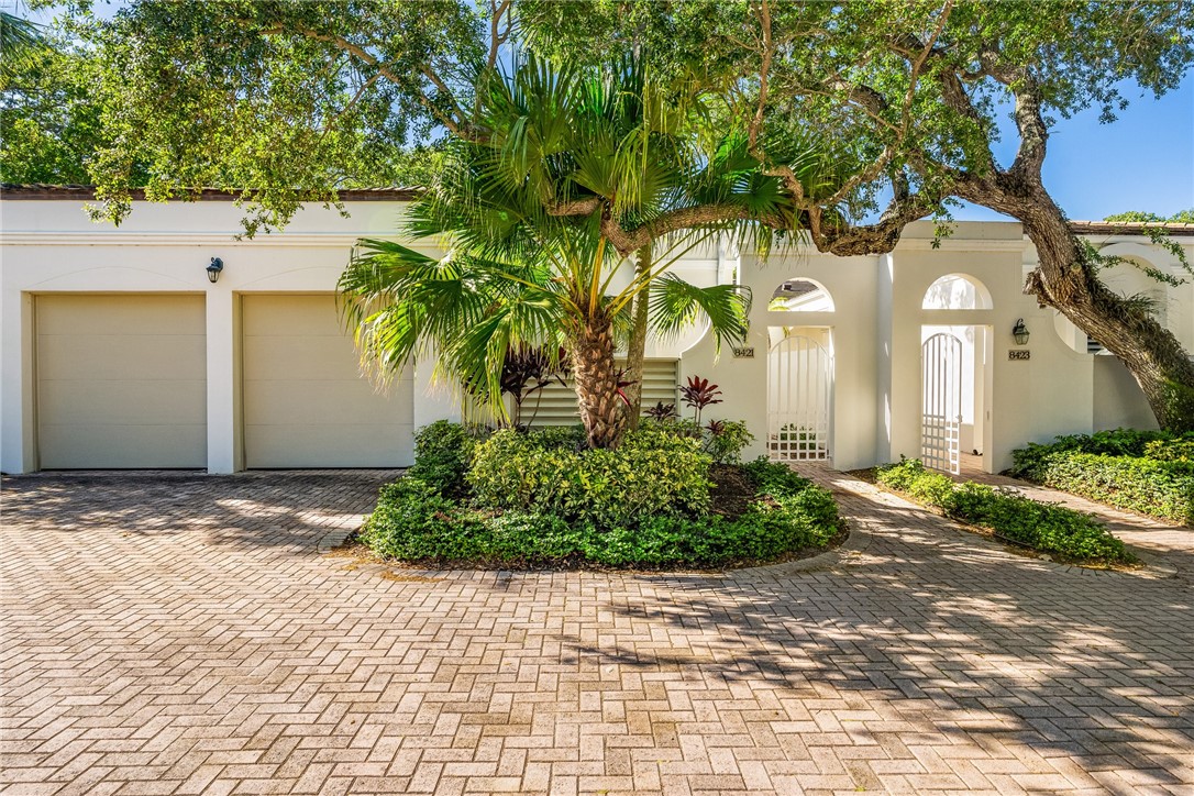 8421 Sabal Palm Court 8421