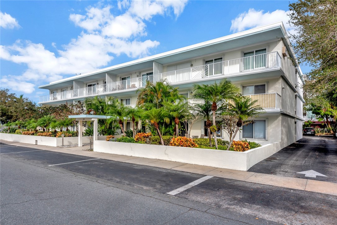 855 Dahlia Lane 304