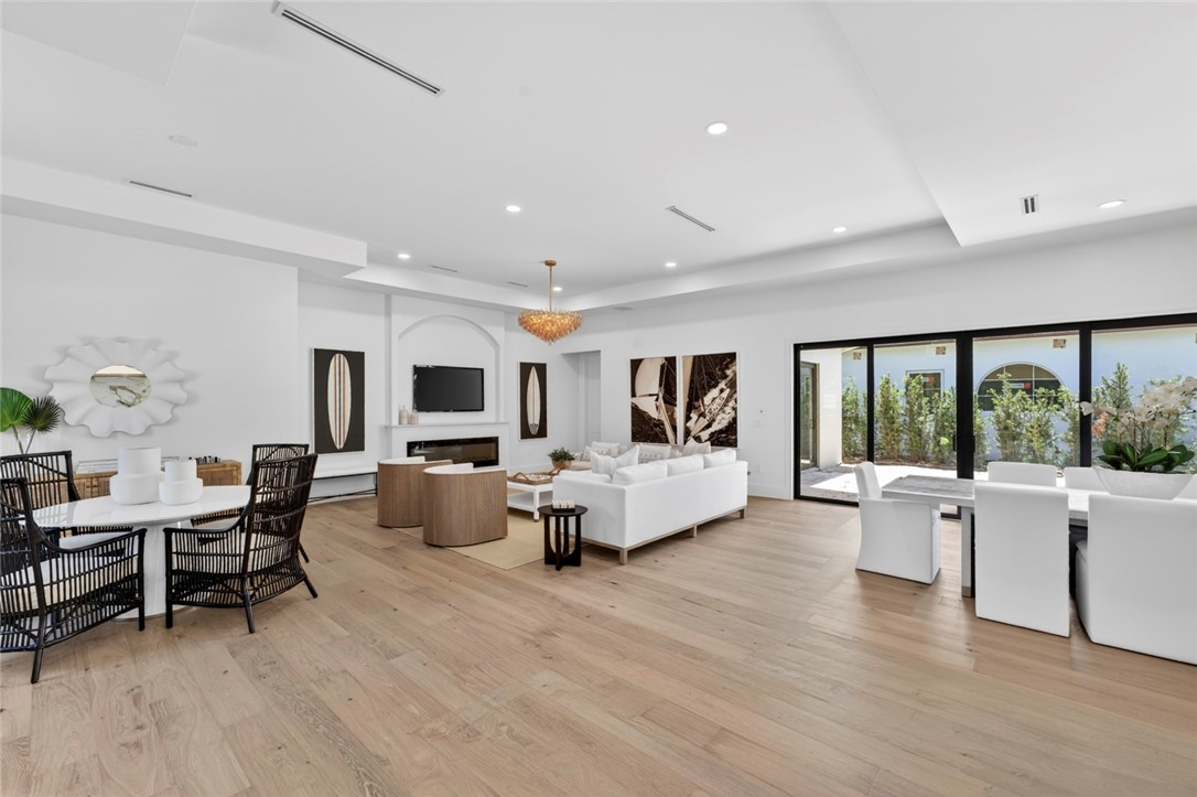 888 Sandpiper Lane