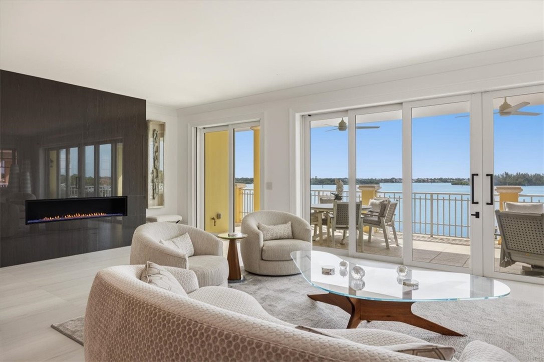 7 Royal Palm Point PHW